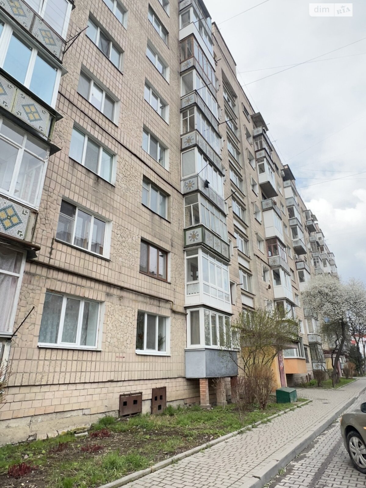 Продажа трехкомнатной квартиры в Ивано-Франковске, на ул. Вовчинецька, район Позитрон фото 1 Продажа трехкомнатной квартиры в Ивано-Франковске, на ул. Вовчинецька, район Позитрон фото 1