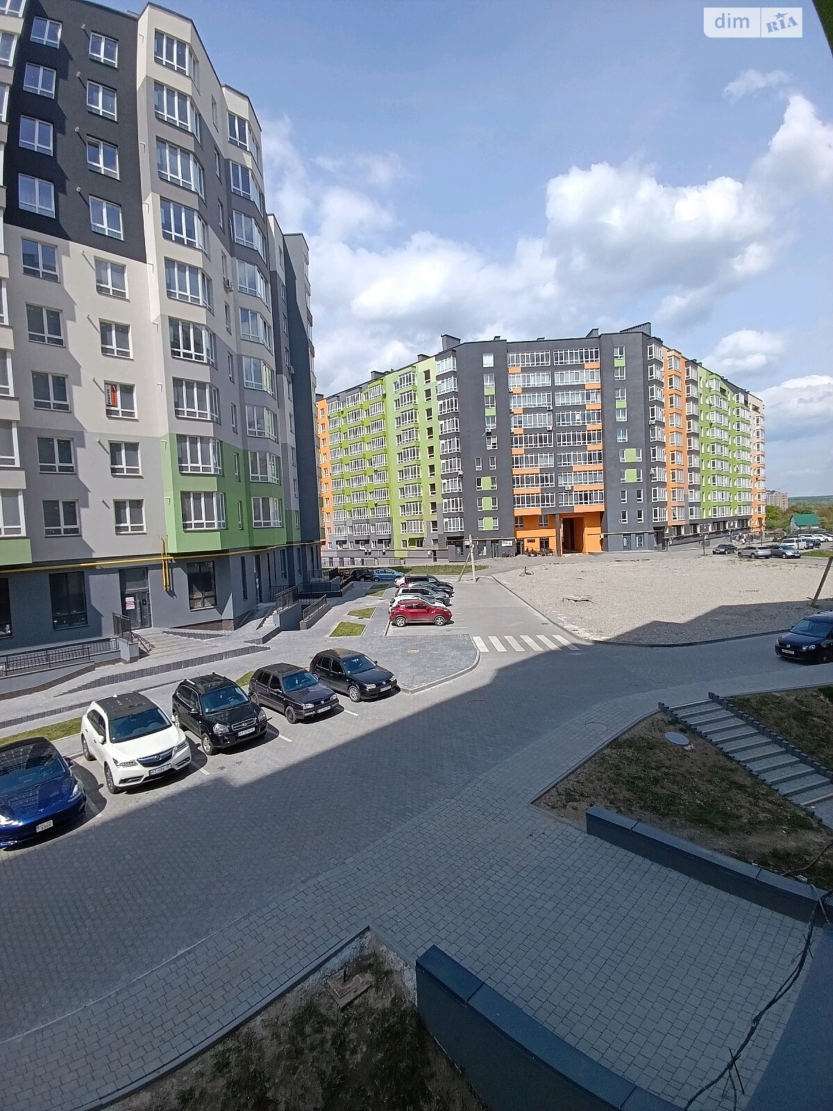 Продаж трикімнатної квартири в Івано-Франківську, на вул. Приозерна 24, кв. 33, фото 1 Продаж трикімнатної квартири в Івано-Франківську, на вул. Приозерна 24, кв. 33, фото 1
