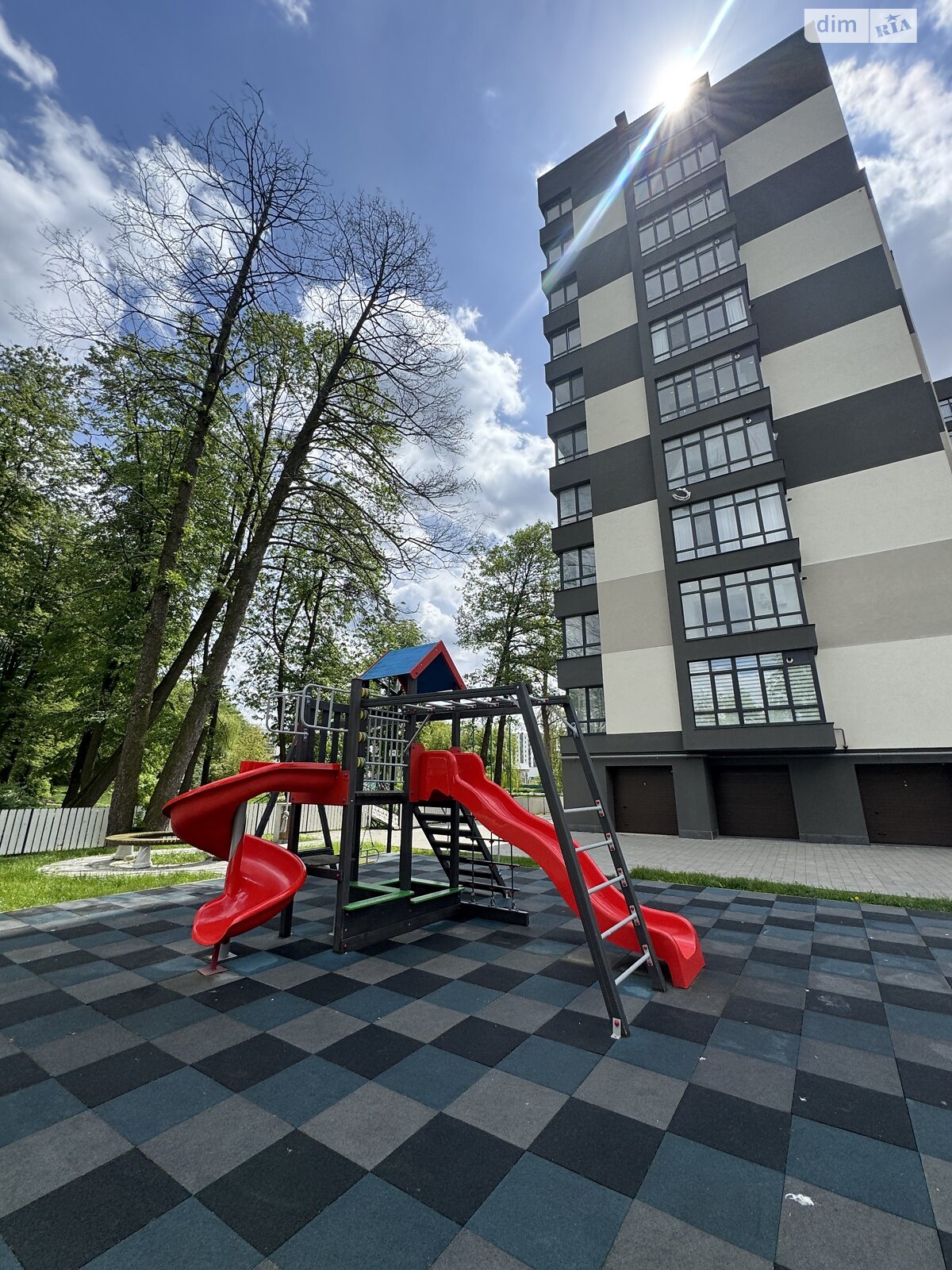 Продажа трехкомнатной квартиры в Ивано-Франковске, на ул. Приозерная 57, фото 1 Продажа трехкомнатной квартиры в Ивано-Франковске, на ул. Приозерная 57, фото 1