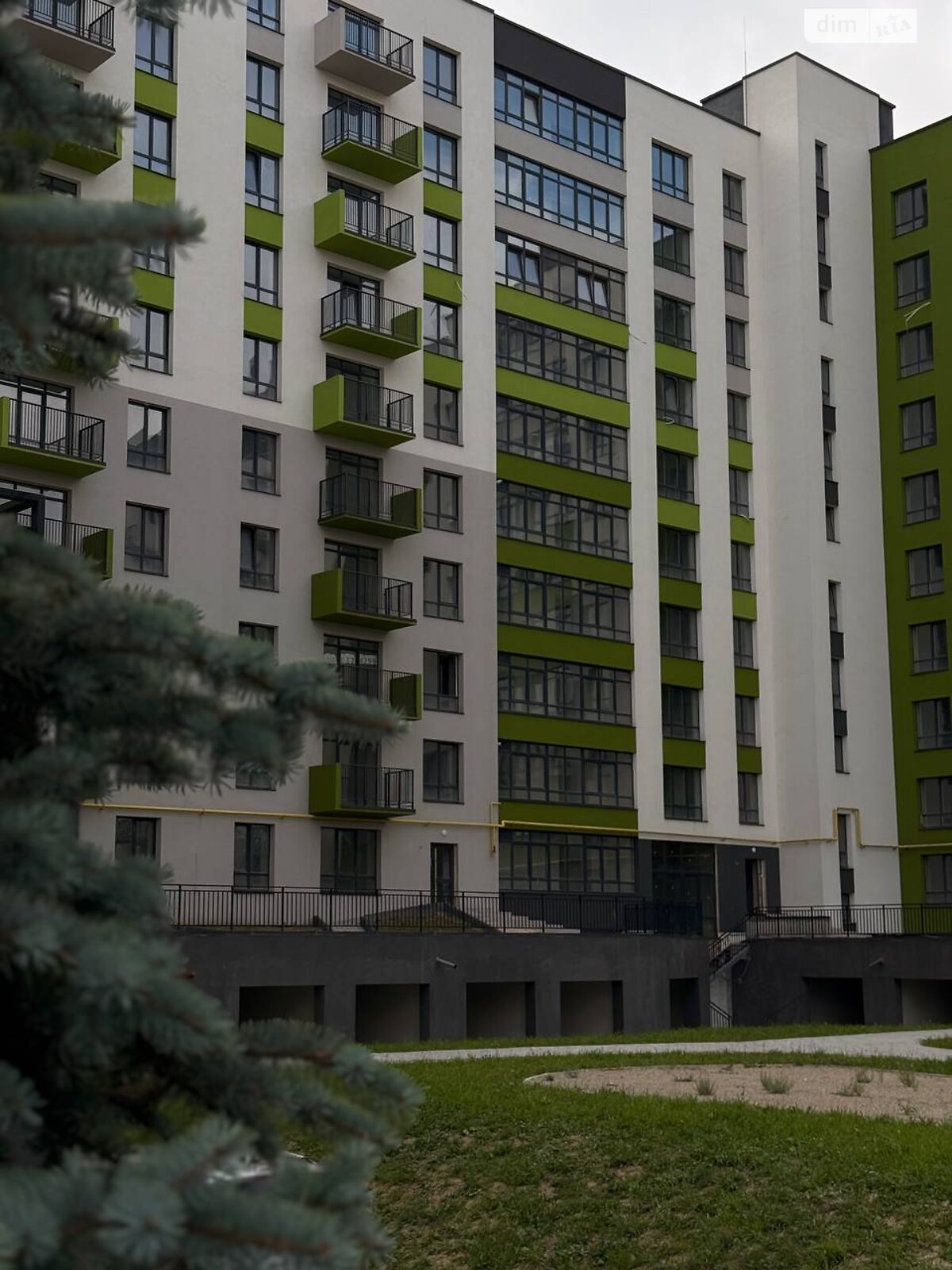 Продажа трехкомнатной квартиры в Ивано-Франковске, на ул. Приозерная, фото 1 Продажа трехкомнатной квартиры в Ивано-Франковске, на ул. Приозерная, фото 1