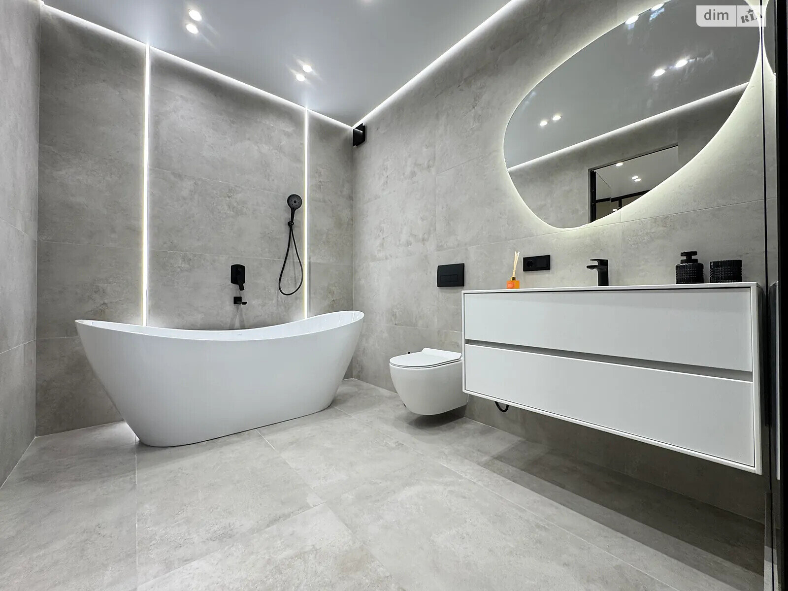 Продажа трехкомнатной квартиры в Криховцах, на ул. Приозерная 2, фото 1