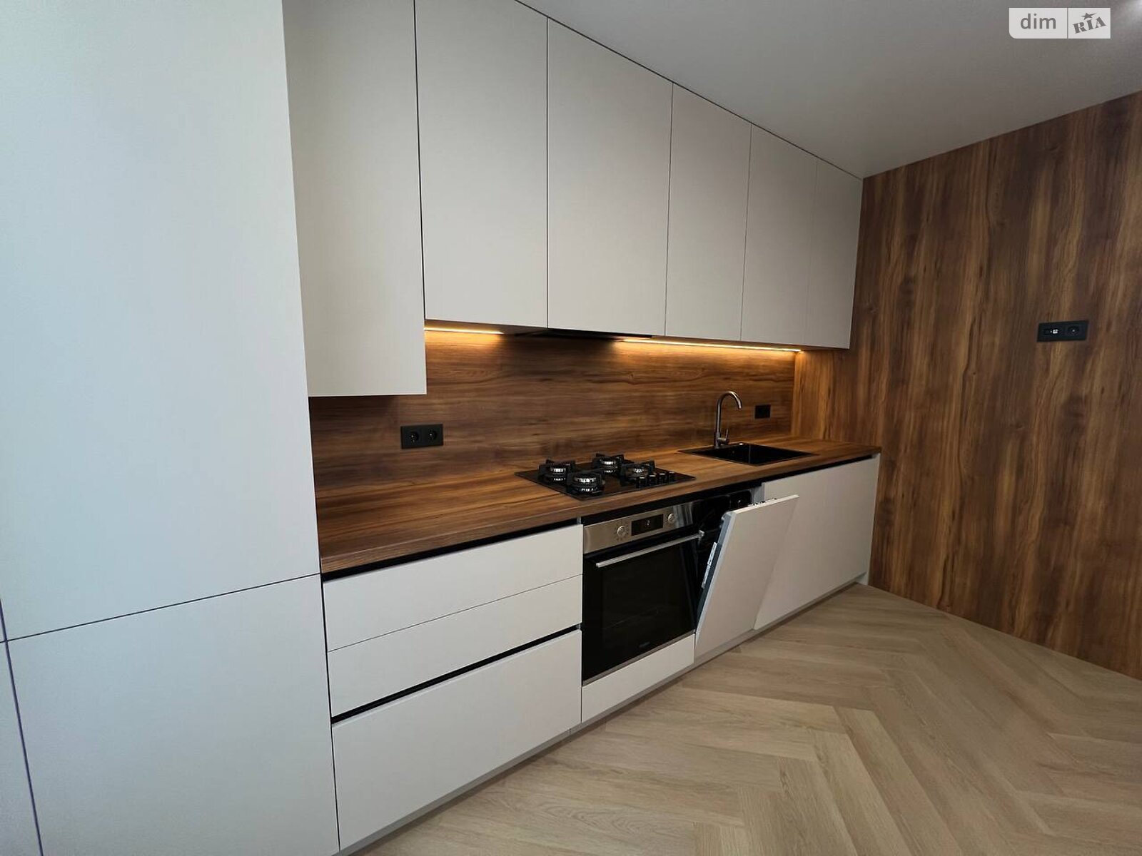 Продаж однокімнатної квартири в Івано-Франківську, на вул. Героїв Миколаєва 43, район Рінь фото 1 Продаж однокімнатної квартири в Івано-Франківську, на вул. Героїв Миколаєва 43, район Рінь фото 1