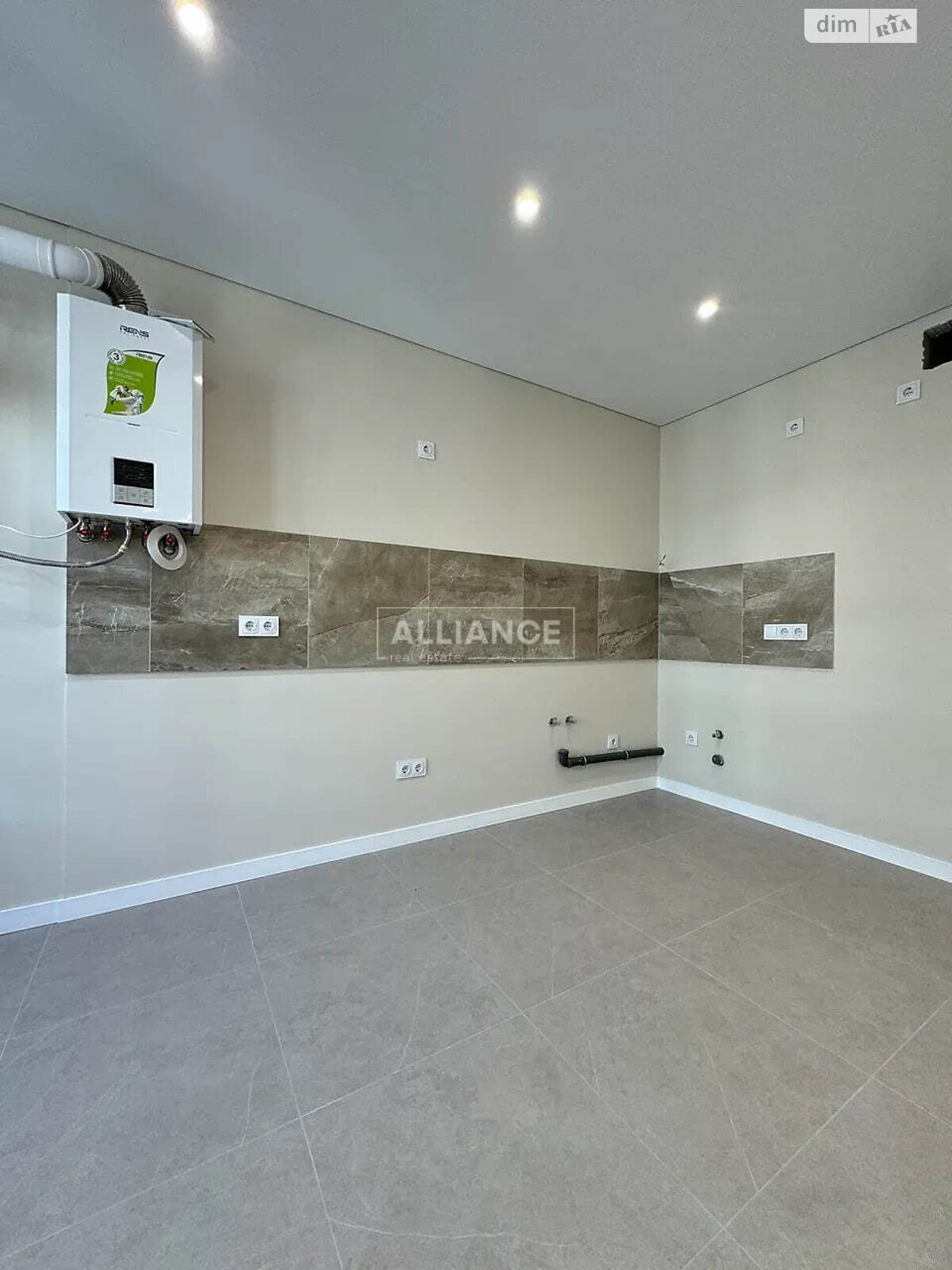 Продаж однокімнатної квартири в Івано-Франківську, на вул. Героїв Миколаєва 43, район Рінь фото 1 Продаж однокімнатної квартири в Івано-Франківську, на вул. Героїв Миколаєва 43, район Рінь фото 1