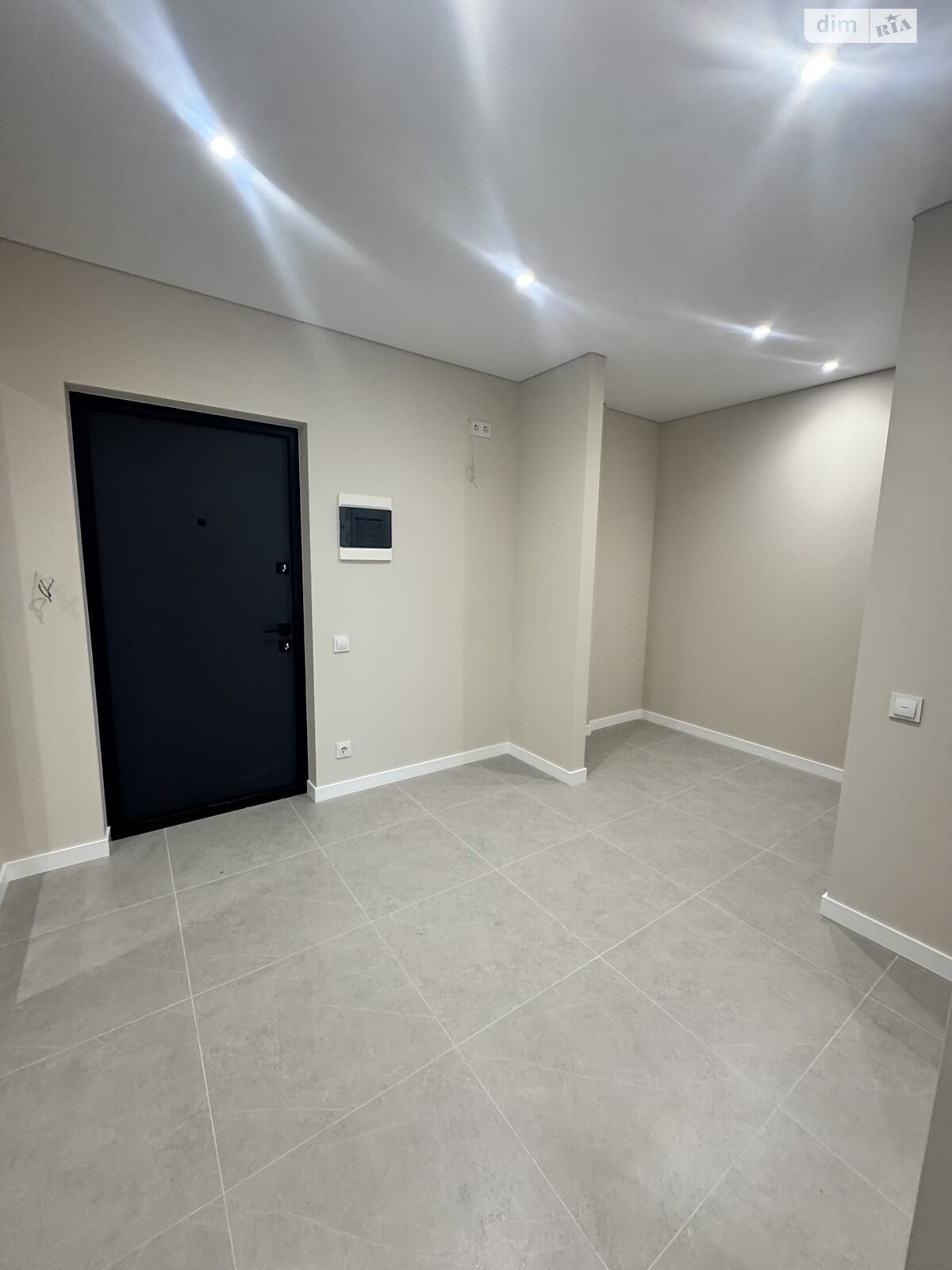 Продаж однокімнатної квартири в Івано-Франківську, на вул. Героїв Миколаєва 43, район Рінь фото 1 Продаж однокімнатної квартири в Івано-Франківську, на вул. Героїв Миколаєва 43, район Рінь фото 1