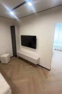 Продаж двокімнатної квартири в Івано-Франківську, на вул. Героїв Миколаєва 43, район Рінь фото 2