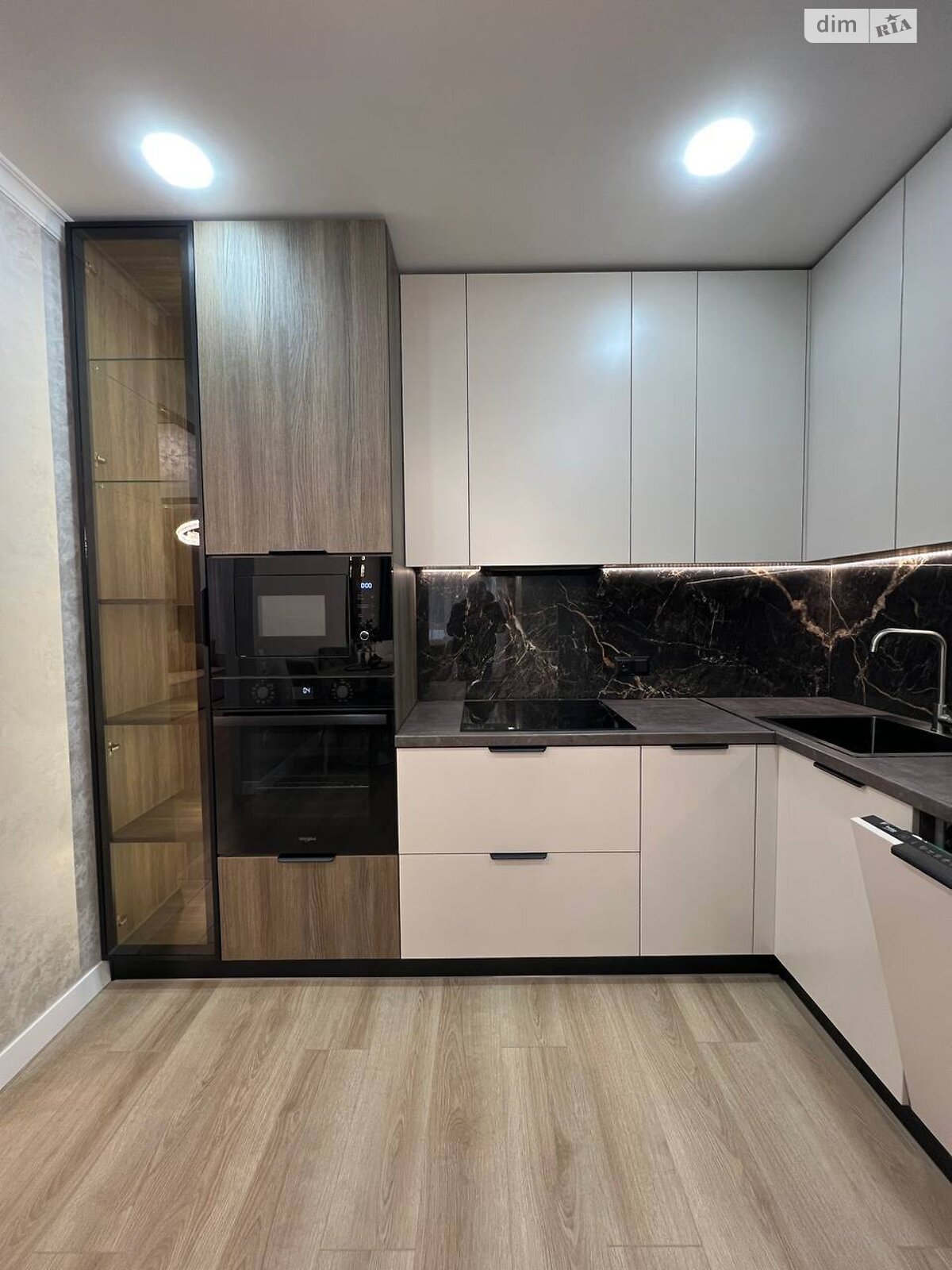 Продаж двокімнатної квартири в Івано-Франківську, на вул. Героїв Миколаєва 43, район Рінь фото 1