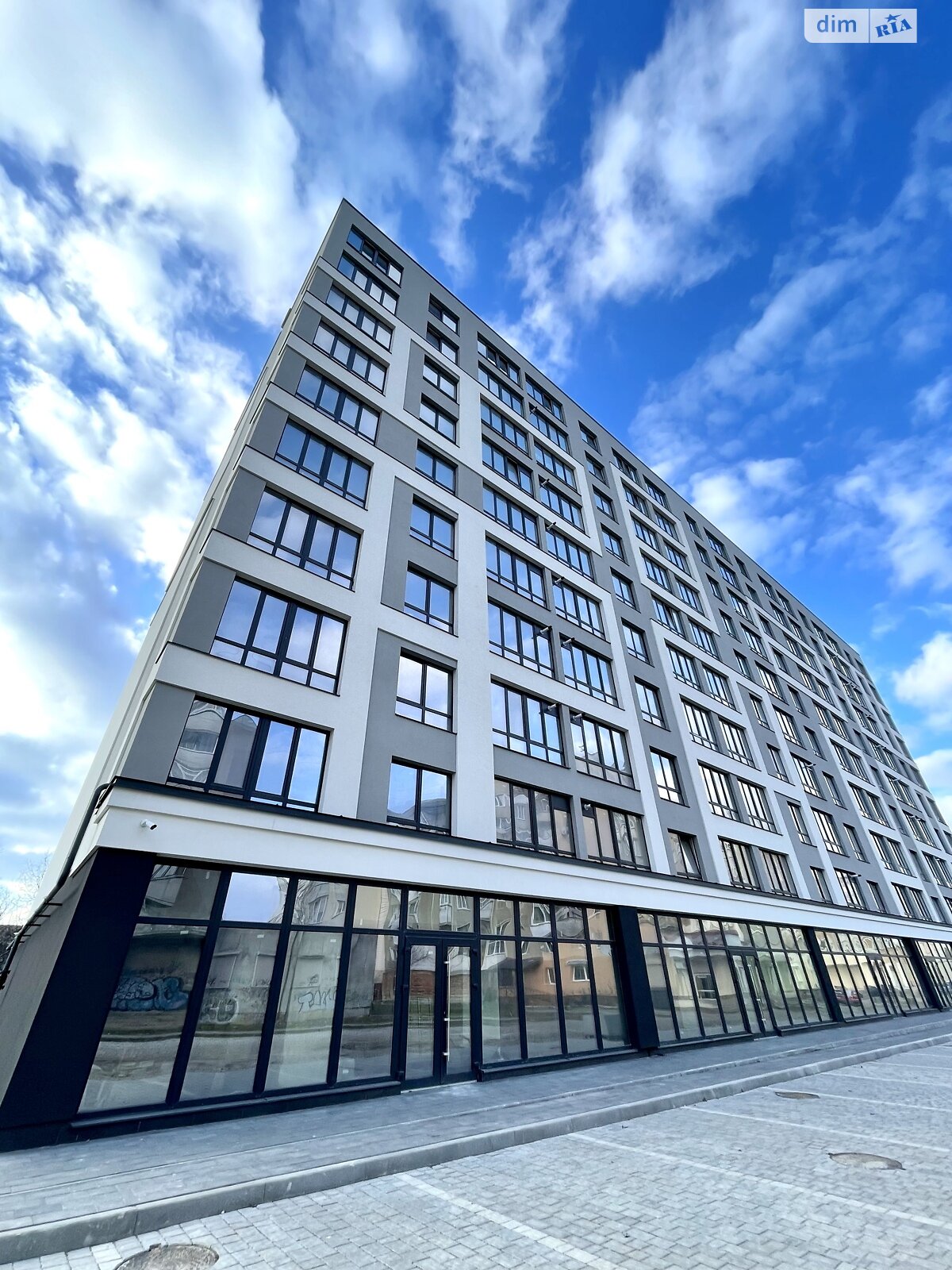 Продаж однокімнатної квартири в Івано-Франківську, на вул. Молодіжна 53, район Будівельників фото 1 Продаж однокімнатної квартири в Івано-Франківську, на вул. Молодіжна 53, район Будівельників фото 1