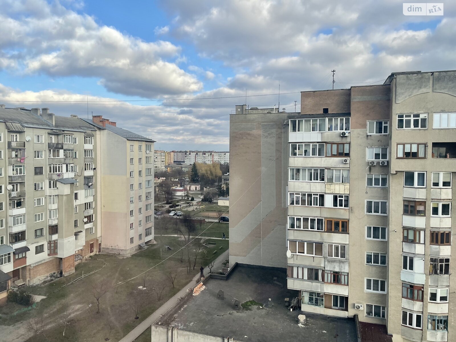 Продаж однокімнатної квартири в Івано-Франківську, на вул. Молодіжна 53, район Будівельників фото 1 Продаж однокімнатної квартири в Івано-Франківську, на вул. Молодіжна 53, район Будівельників фото 1