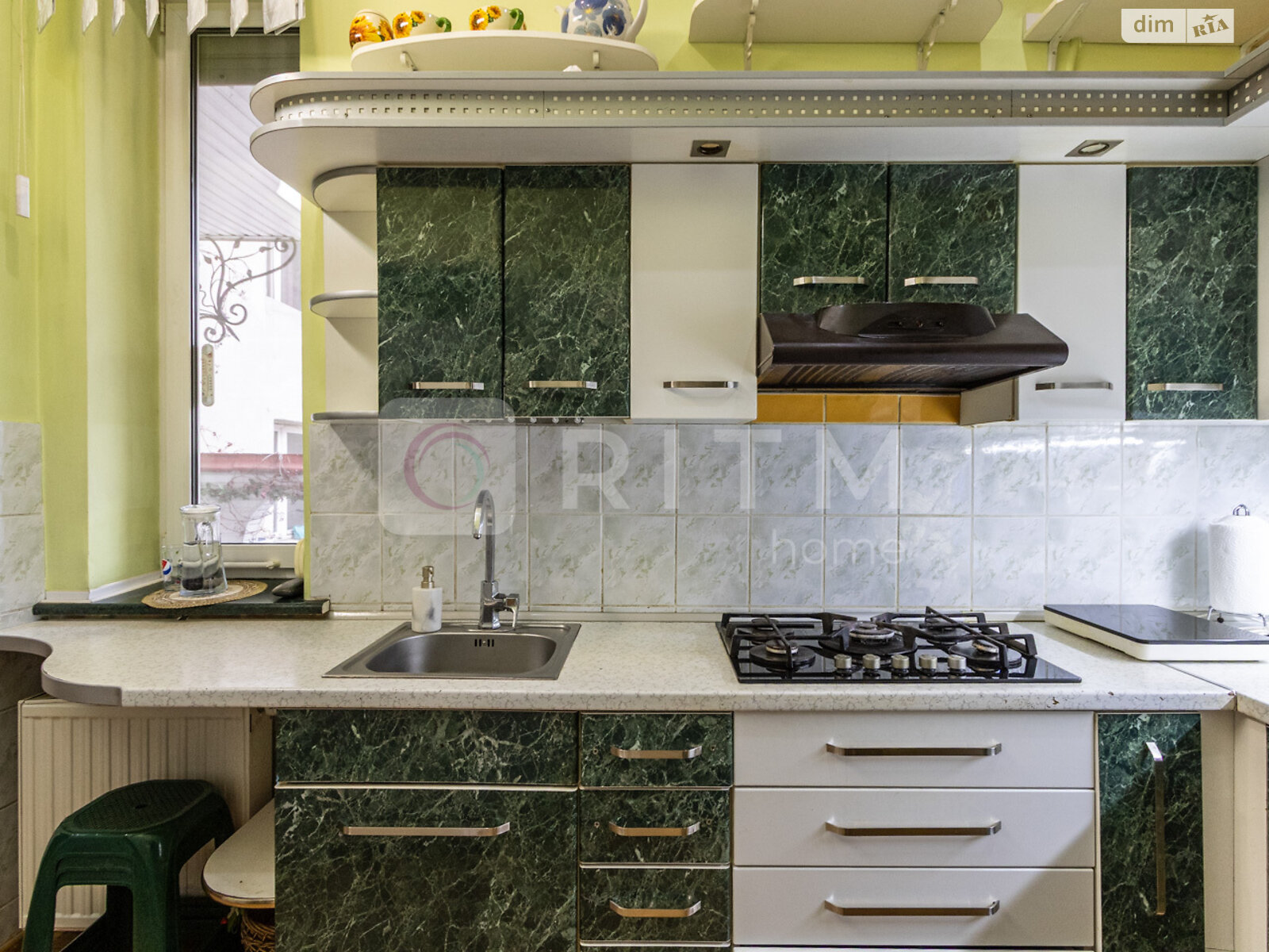 Продажа трехкомнатной квартиры в Ивано-Франковске, на ул. Тараса Шевченко 85, фото 1