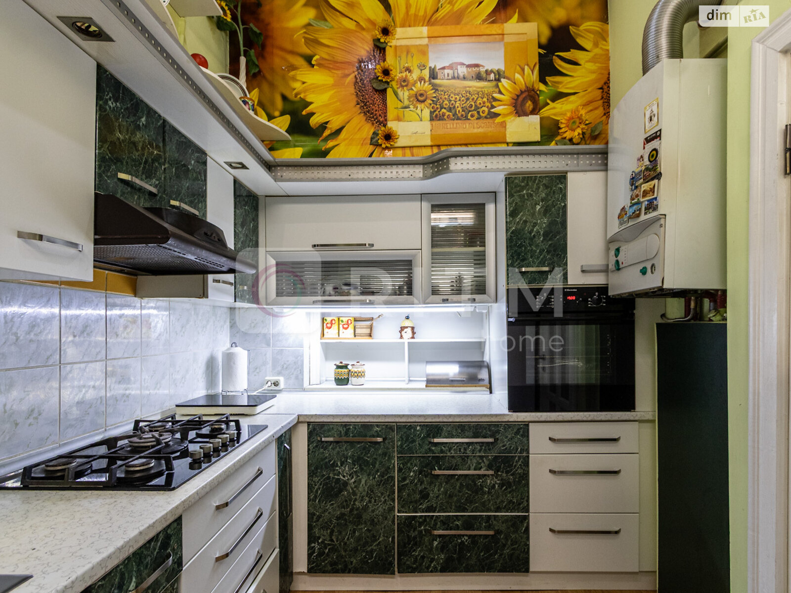 Продажа трехкомнатной квартиры в Ивано-Франковске, на ул. Тараса Шевченко 85, фото 1