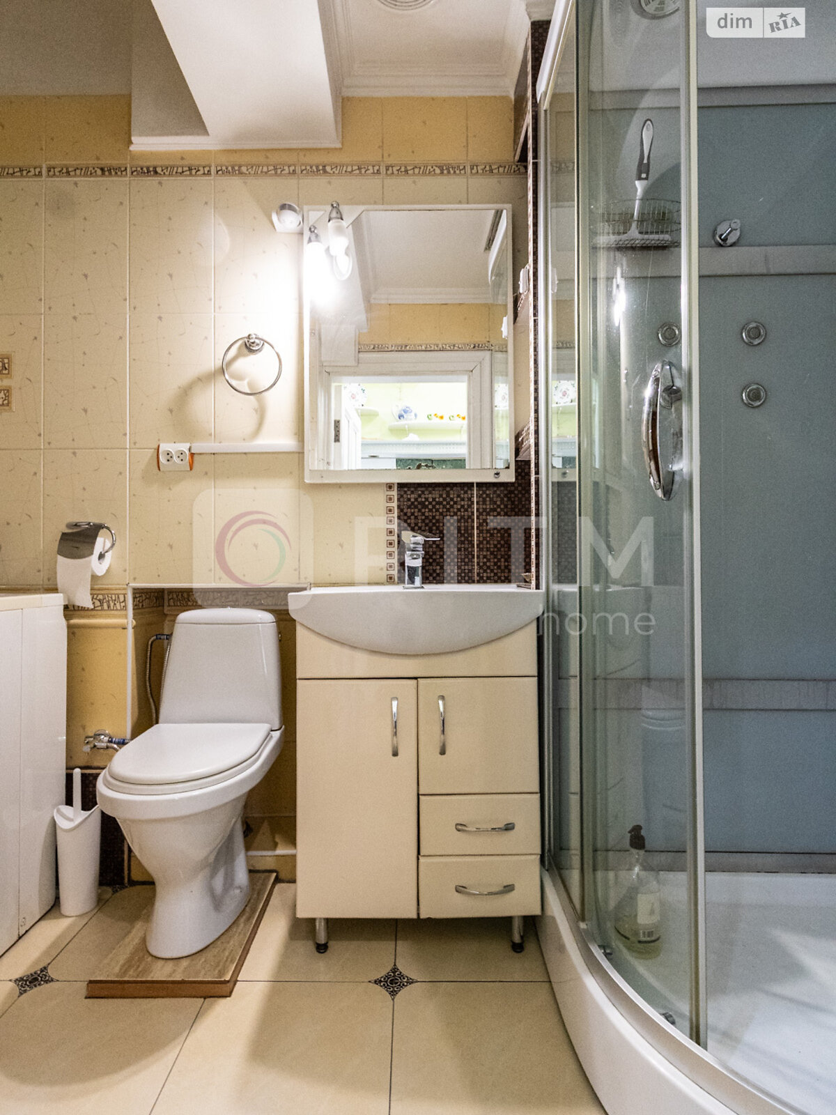 Продажа трехкомнатной квартиры в Ивано-Франковске, на ул. Тараса Шевченко 85, фото 1