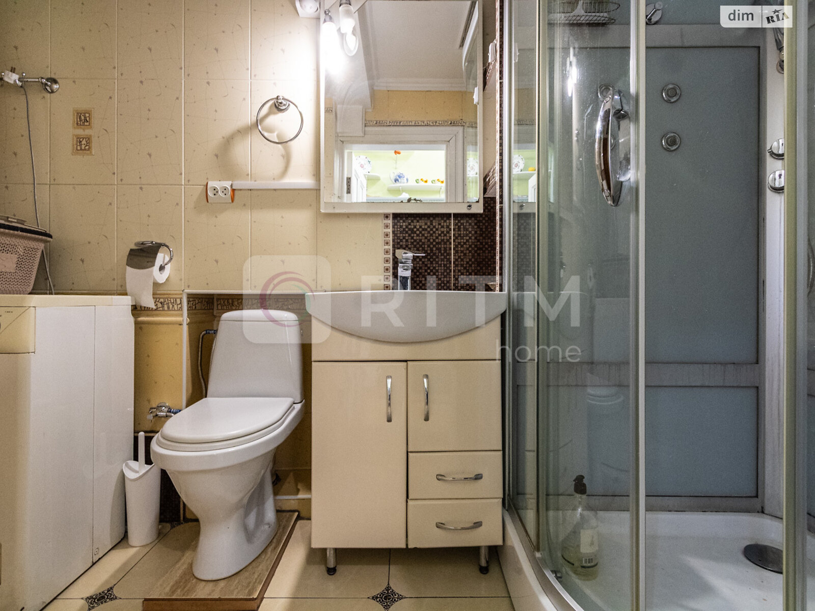 Продажа трехкомнатной квартиры в Ивано-Франковске, на ул. Тараса Шевченко 85, фото 1