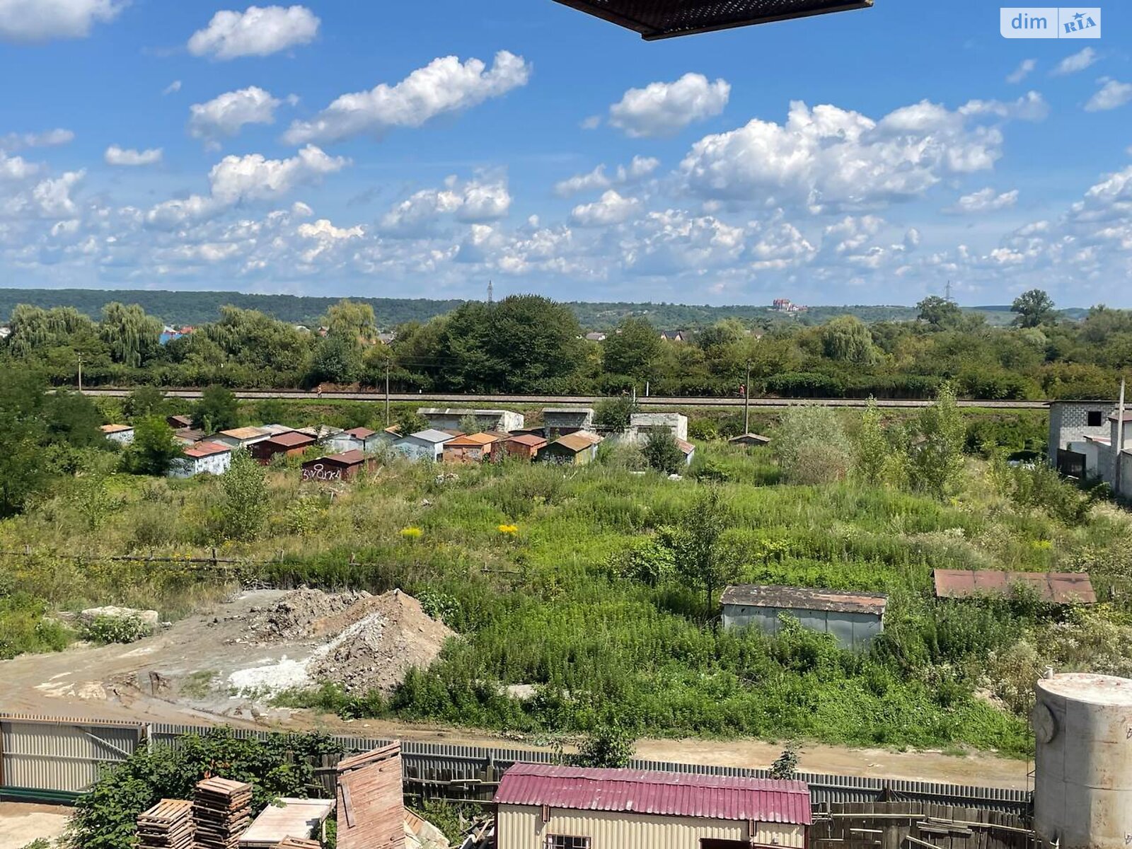 Продажа двухкомнатной квартиры в Ивано-Франковске, на ул. Троллейбусная, фото 1 Продажа двухкомнатной квартиры в Ивано-Франковске, на ул. Троллейбусная, фото 1