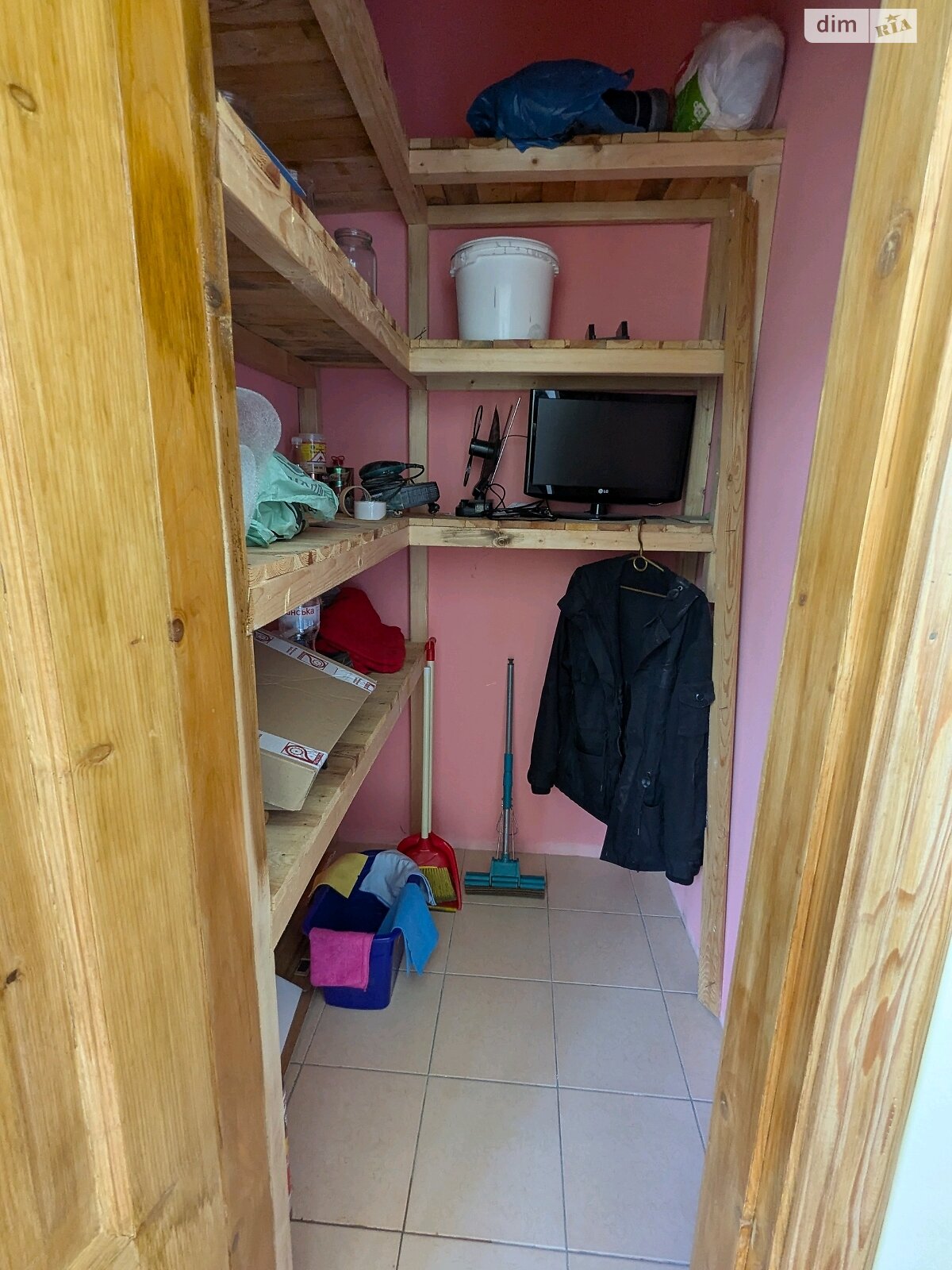 Продажа двухкомнатной квартиры в Ивано-Франковске, на ул. Троллейбусная 26, фото 1 Продажа двухкомнатной квартиры в Ивано-Франковске, на ул. Троллейбусная 26, фото 1