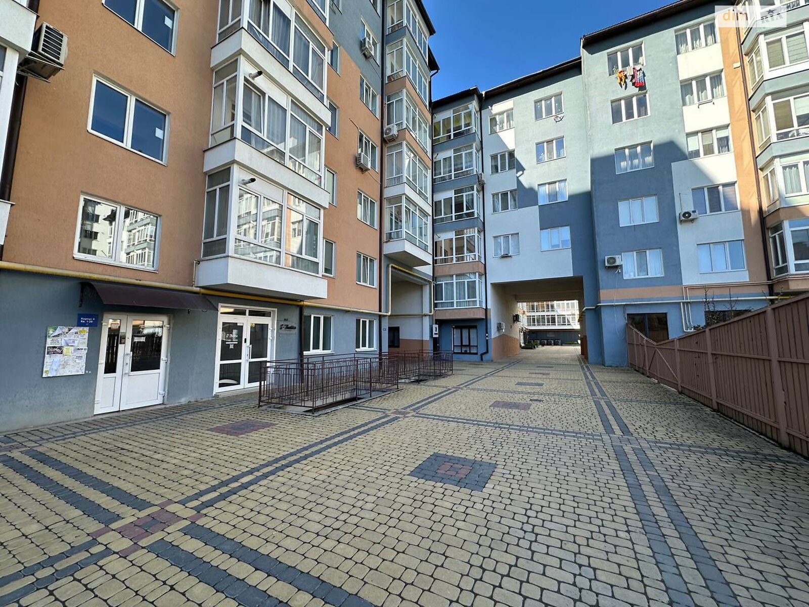 Продажа двухкомнатной квартиры в Ивано-Франковске, на ул. Андрея Мельника 10/3, район Центр фото 1 Продажа двухкомнатной квартиры в Ивано-Франковске, на ул. Андрея Мельника 10/3, район Центр фото 1