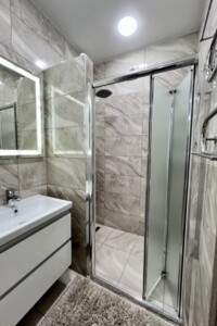 Продажа двухкомнатной квартиры в Ивано-Франковске, на ул. Андрея Мельника, район Центр фото 2