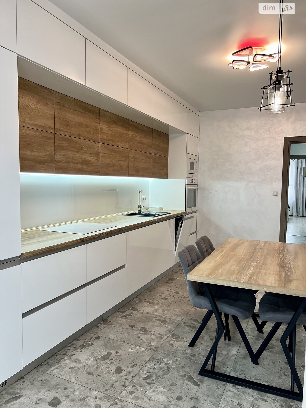 Продажа двухкомнатной квартиры в Ивано-Франковске, на ул. Андрея Мельника, район Центр фото 1