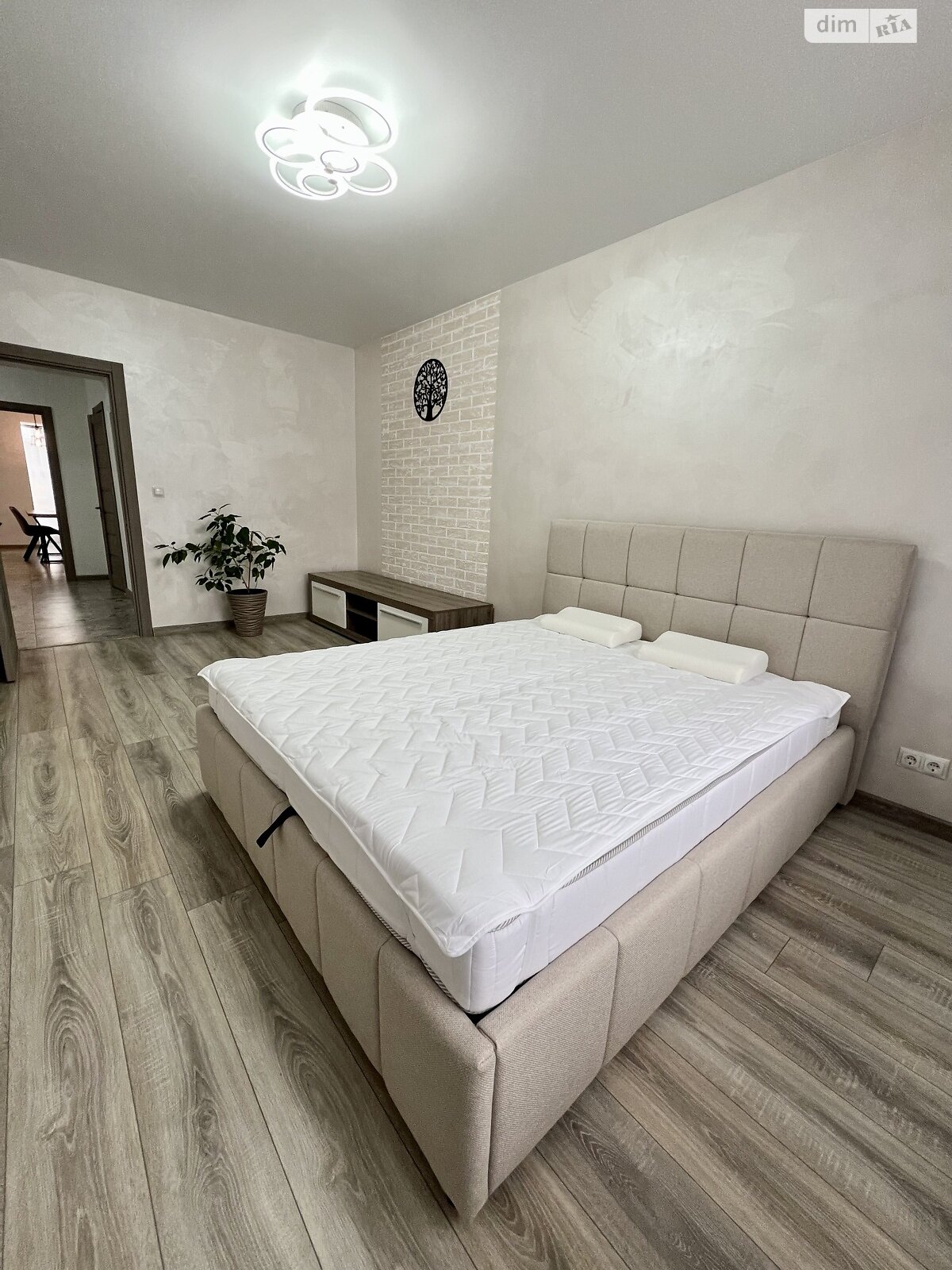 Продажа двухкомнатной квартиры в Ивано-Франковске, на ул. Андрея Мельника, район Центр фото 1