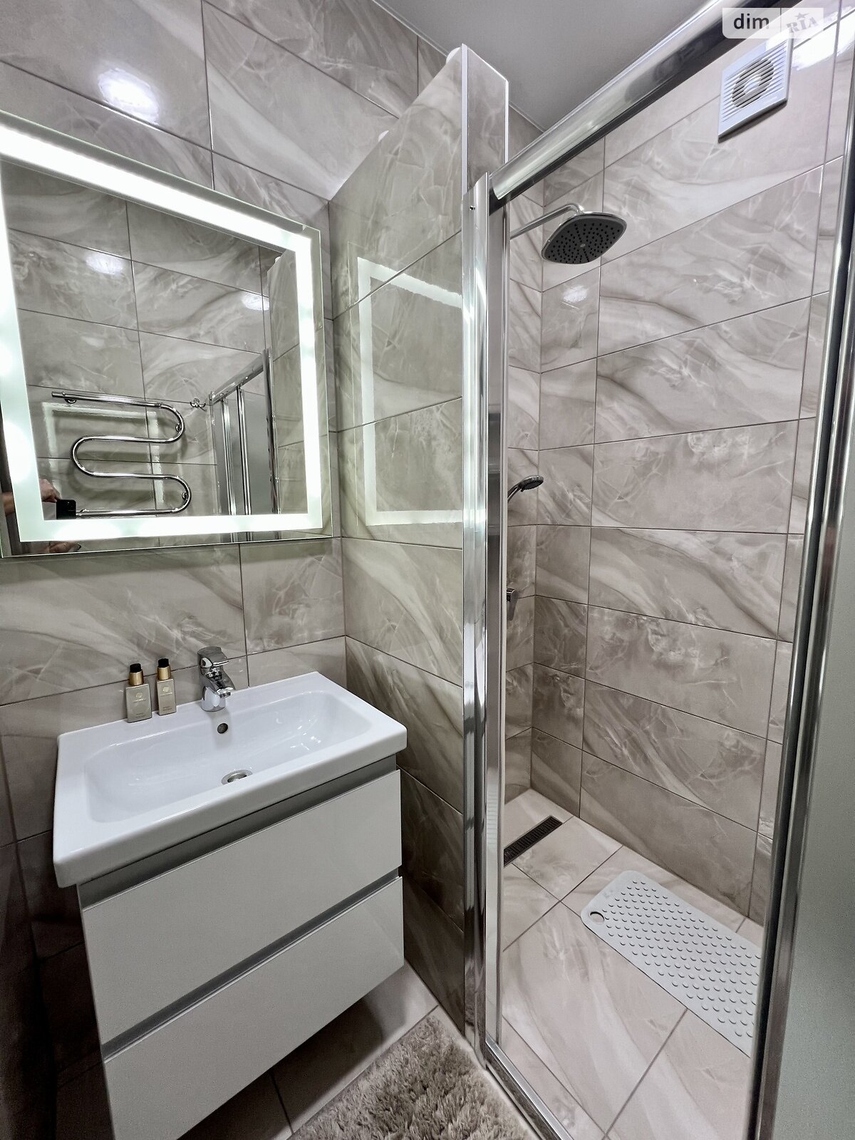 Продажа двухкомнатной квартиры в Ивано-Франковске, на ул. Андрея Мельника, район Центр фото 1