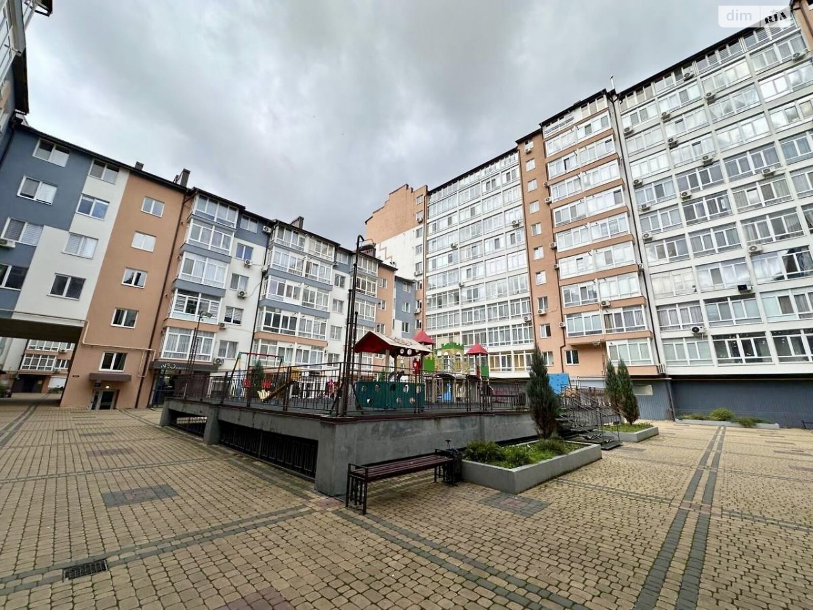 Продажа двухкомнатной квартиры в Ивано-Франковске, на ул. Андрея Мельника, район Центр фото 1