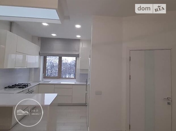 Продаж однокімнатної квартири в Івано-Франківську на вул. Бандери Степана 21 район Центр фото 1 Продаж однокімнатної квартири в Івано-Франківську на вул. Бандери Степана 21 район Центр фото 1