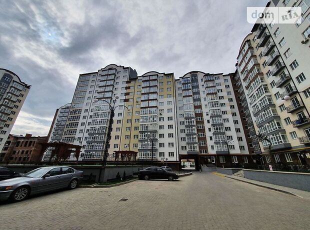 Продаж двокімнатної квартири в Івано-Франківську на вул. Бандери Степана район Центр фото 1 Продаж двокімнатної квартири в Івано-Франківську на вул. Бандери Степана район Центр фото 1