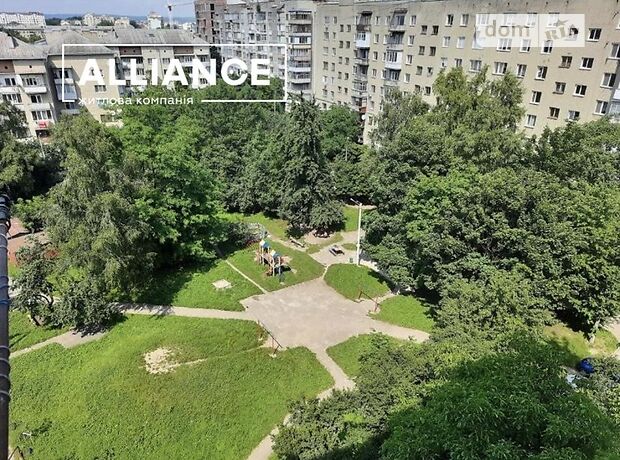 Продаж трикімнатної квартири в Івано-Франківську на вул. Бандери Степана район Центр фото 1 Продаж трикімнатної квартири в Івано-Франківську на вул. Бандери Степана район Центр фото 1