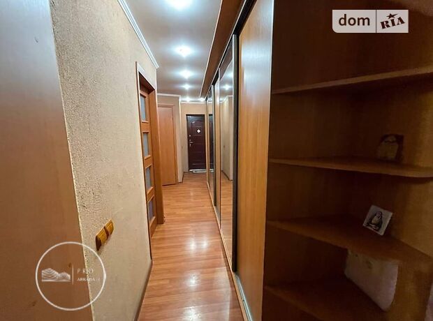 Продаж трикімнатної квартири в Івано-Франківську на вул. Бандери Степана 10 район Центр фото 1 Продаж трикімнатної квартири в Івано-Франківську на вул. Бандери Степана 10 район Центр фото 1