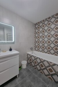 Продаж двокімнатної квартири в Івано-Франківську, на вул. Бандери Степана 79, район Центр фото 2