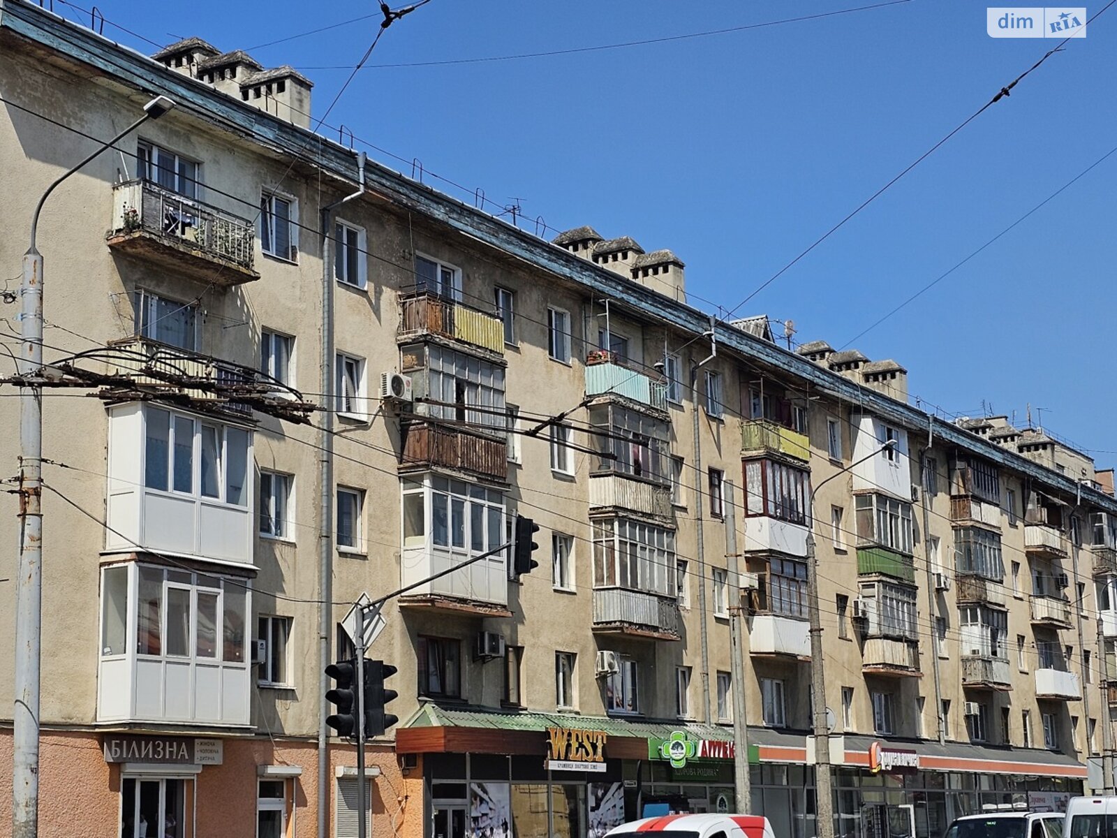 Продажа трехкомнатной квартиры в Ивано-Франковске, на ул. Бандеры Степана, район Центр фото 1