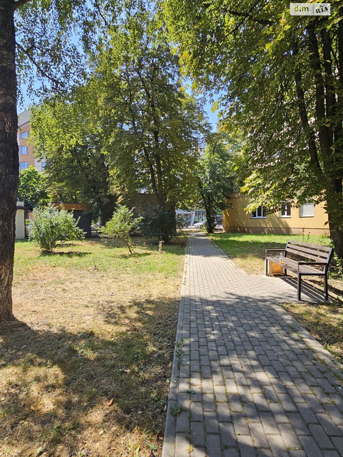 Продажа трехкомнатной квартиры в Ивано-Франковске, на ул. Бандеры Степана, район Центр фото 1