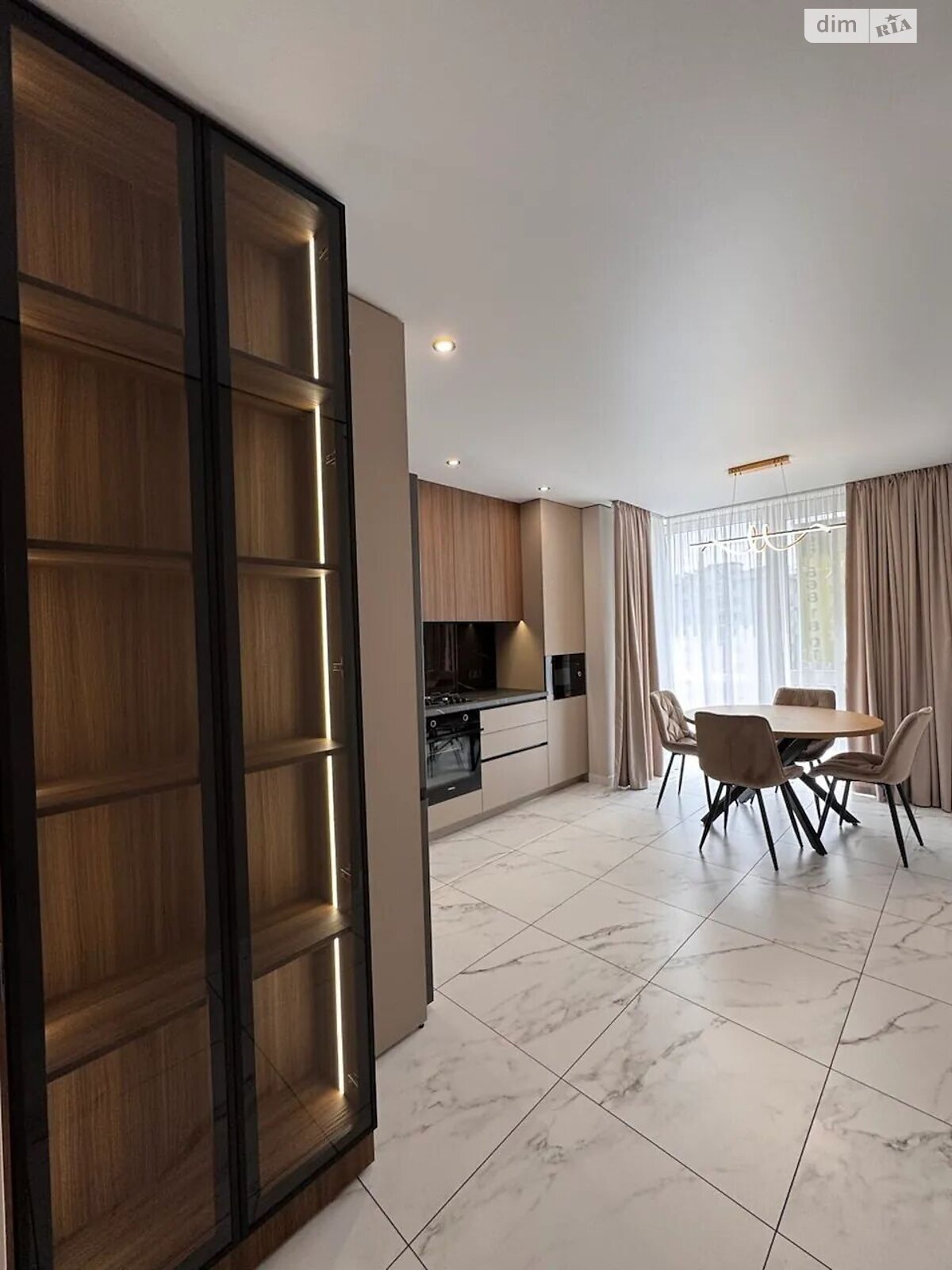 Продажа двухкомнатной квартиры в Ивано-Франковске, на ул. Бандеры Степана 79, район Центр фото 1