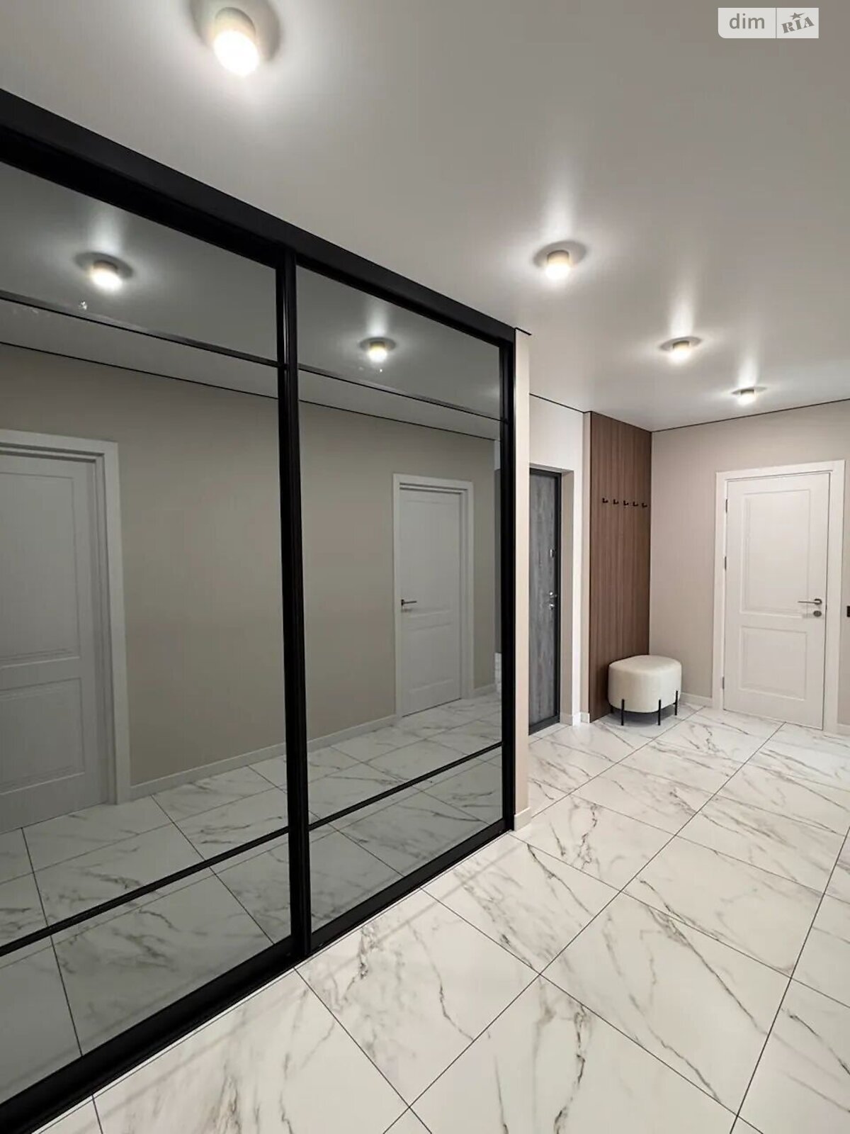 Продажа двухкомнатной квартиры в Ивано-Франковске, на ул. Бандеры Степана 79, район Центр фото 1