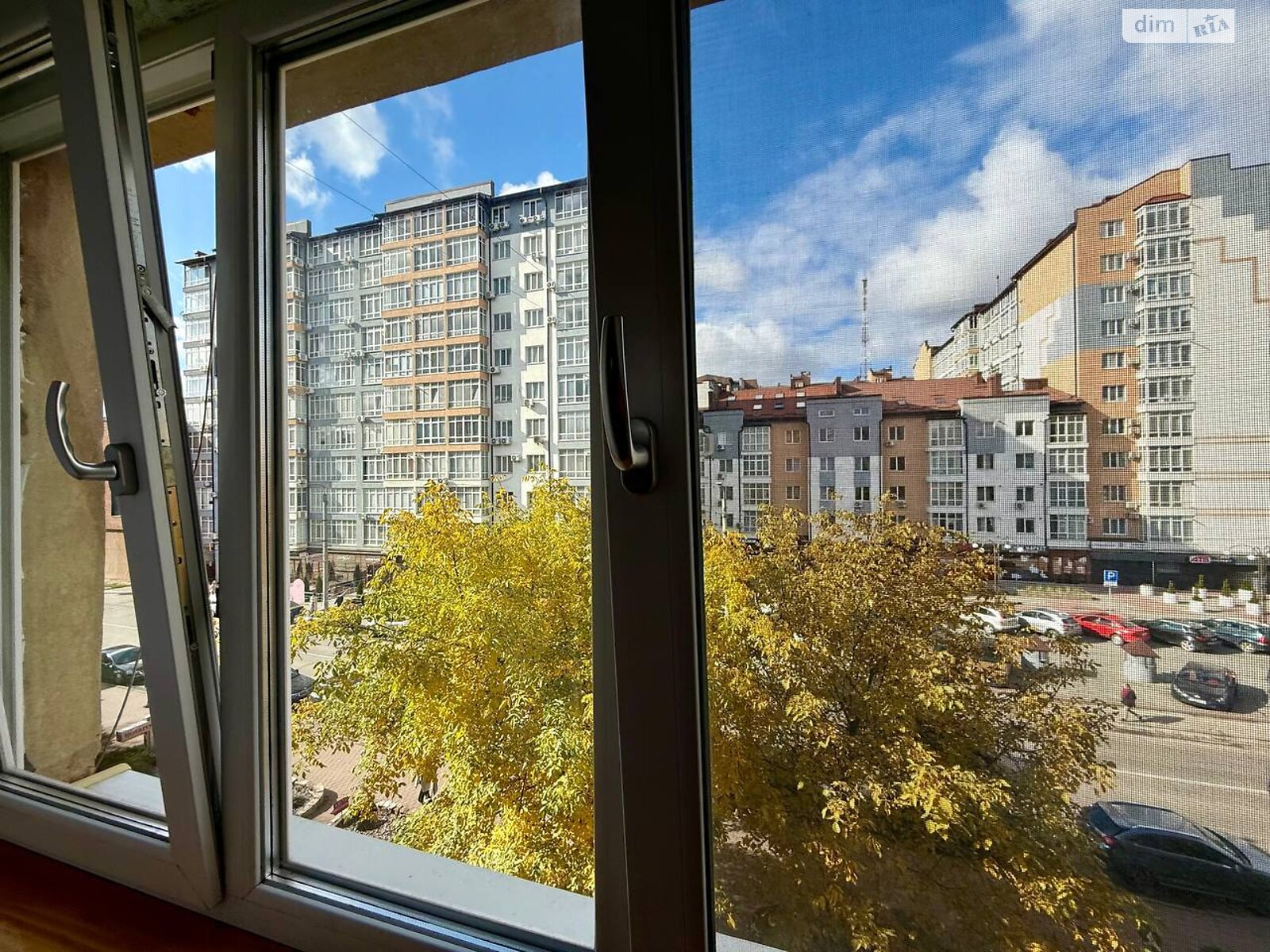 Продажа трехкомнатной квартиры в Ивано-Франковске, на ул. Бандеры Степана 4, кв. 45, район Центр фото 1