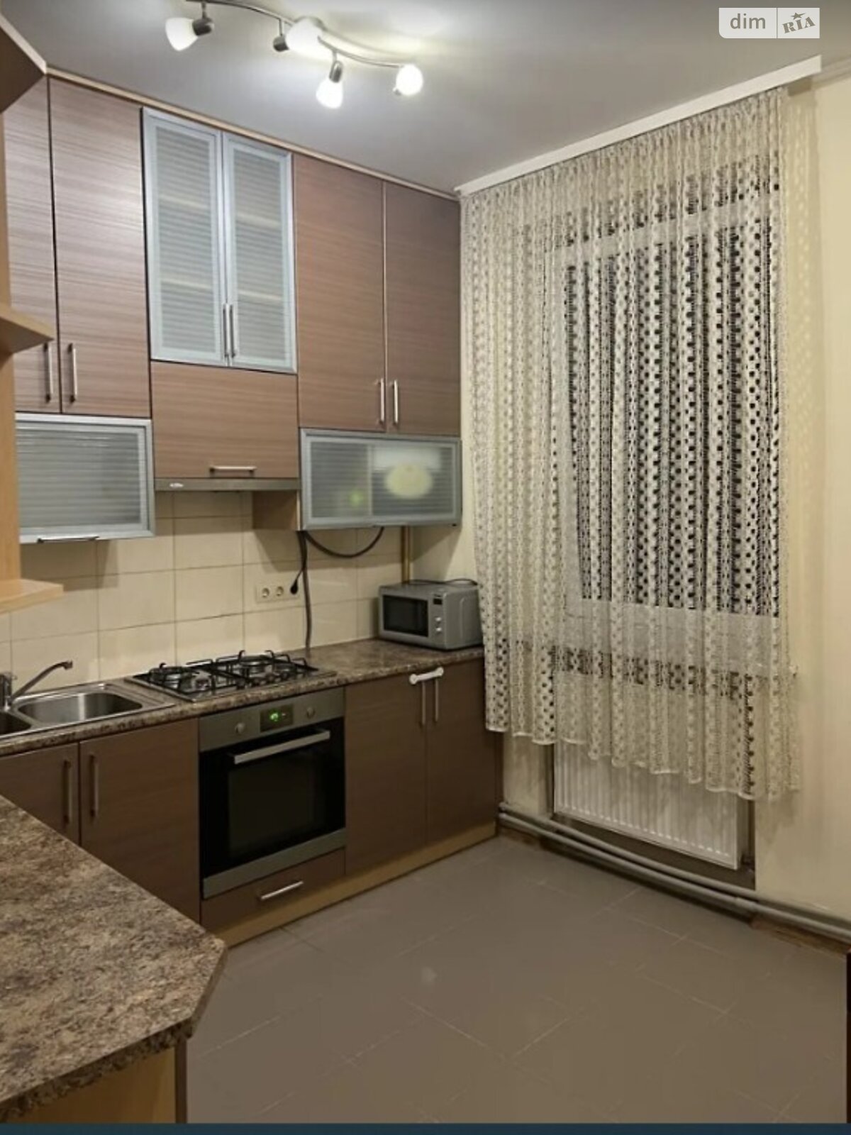 Продаж двокімнатної квартири в Івано-Франківську, на вул. Берегова, район Центр фото 1 Продаж двокімнатної квартири в Івано-Франківську, на вул. Берегова, район Центр фото 1