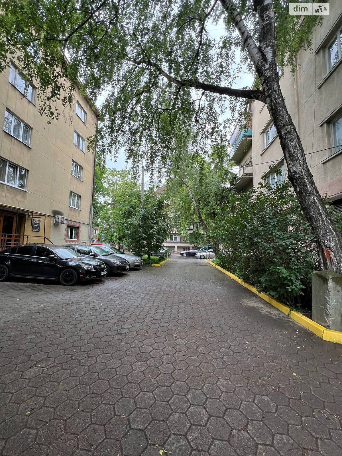 Продаж трикімнатної квартири в Івано-Франківську, на вул. Франка Івана, район Центр фото 1 Продаж трикімнатної квартири в Івано-Франківську, на вул. Франка Івана, район Центр фото 1