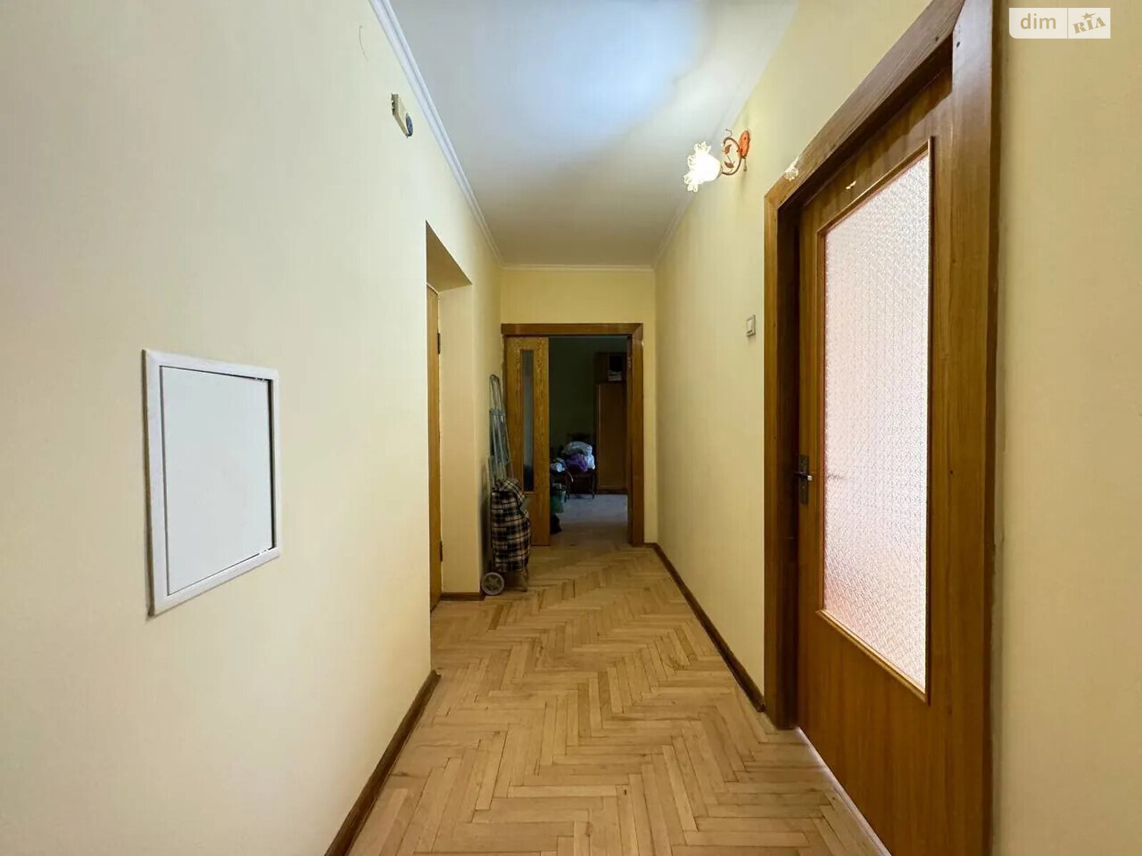 Продаж двокімнатної квартири в Івано-Франківську, на вул. Героїв Києва 5, район Центр фото 1 Продаж двокімнатної квартири в Івано-Франківську, на вул. Героїв Києва 5, район Центр фото 1