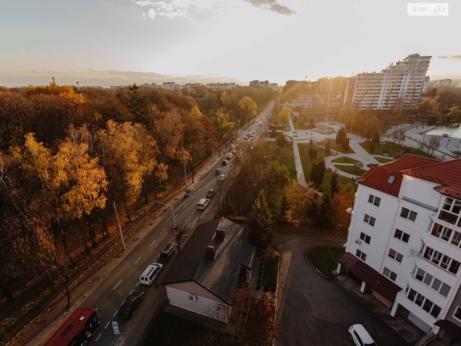 Продажа четырехкомнатной квартиры в Ивано-Франковске, на ул. Гетьмана Ивана Мазепы 128А, район Центр фото 1