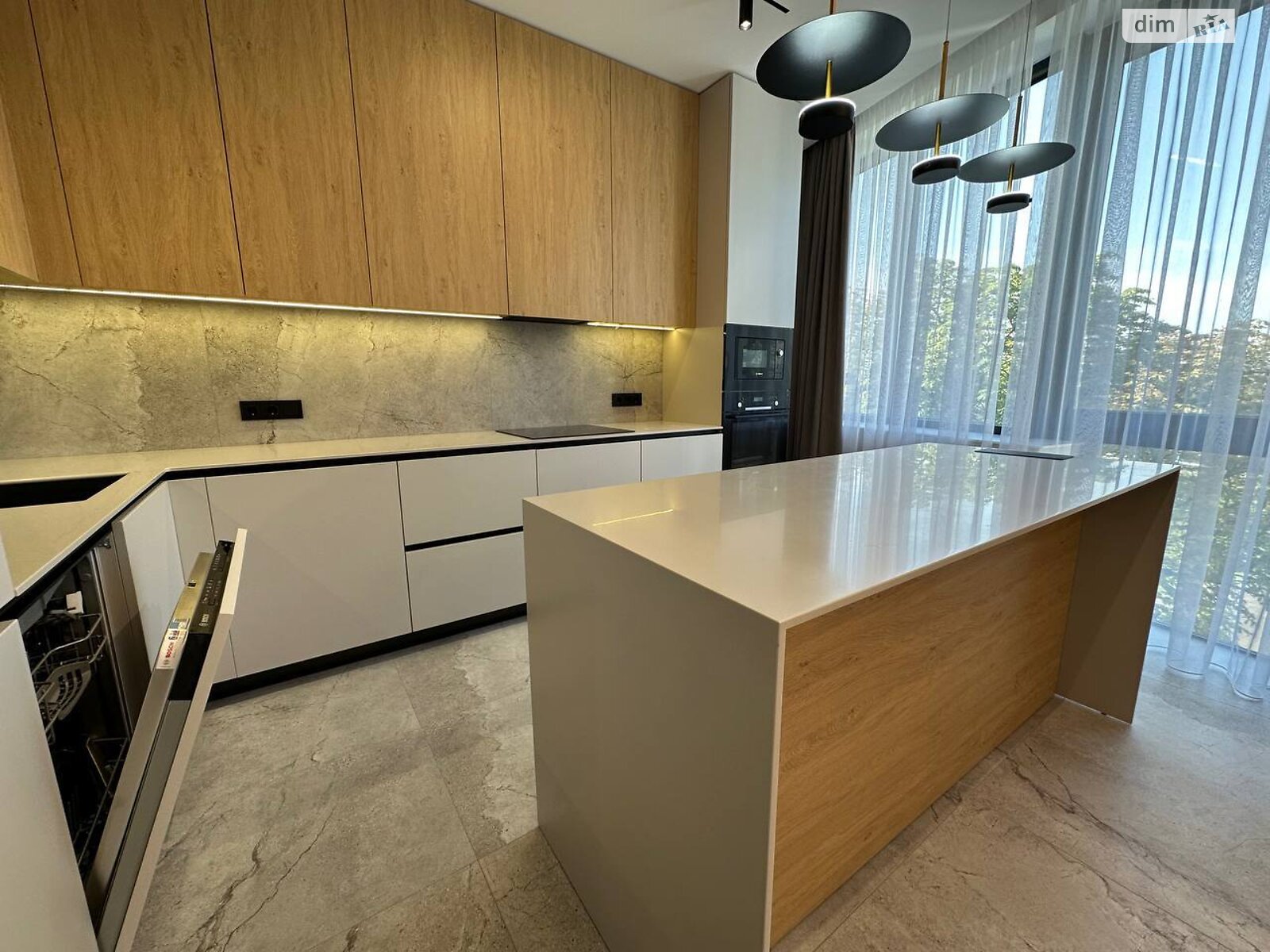 Продажа трехкомнатной квартиры в Ивано-Франковске, на ул. Гетьмана Ивана Мазепы 138А, район Центр фото 1