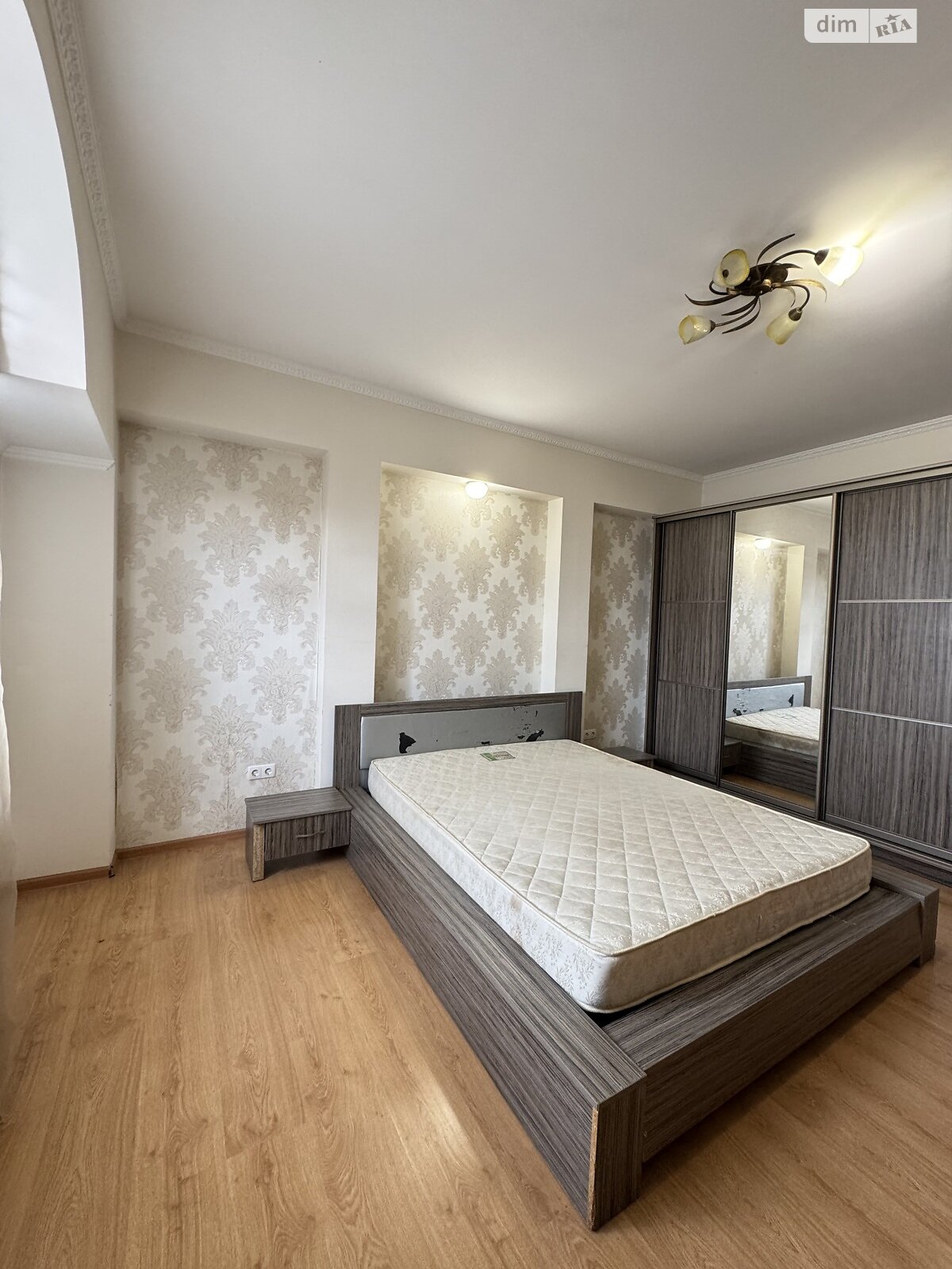 Продаж двокімнатної квартири в Івано-Франківську, на вул. Гетьмана Івана Мазепи 35, район Центр фото 1 Продаж двокімнатної квартири в Івано-Франківську, на вул. Гетьмана Івана Мазепи 35, район Центр фото 1