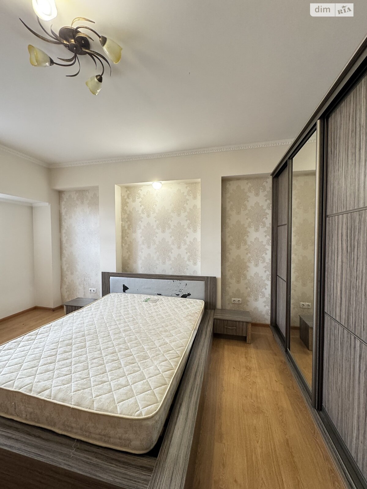 Продаж двокімнатної квартири в Івано-Франківську, на вул. Гетьмана Івана Мазепи 35, район Центр фото 1 Продаж двокімнатної квартири в Івано-Франківську, на вул. Гетьмана Івана Мазепи 35, район Центр фото 1