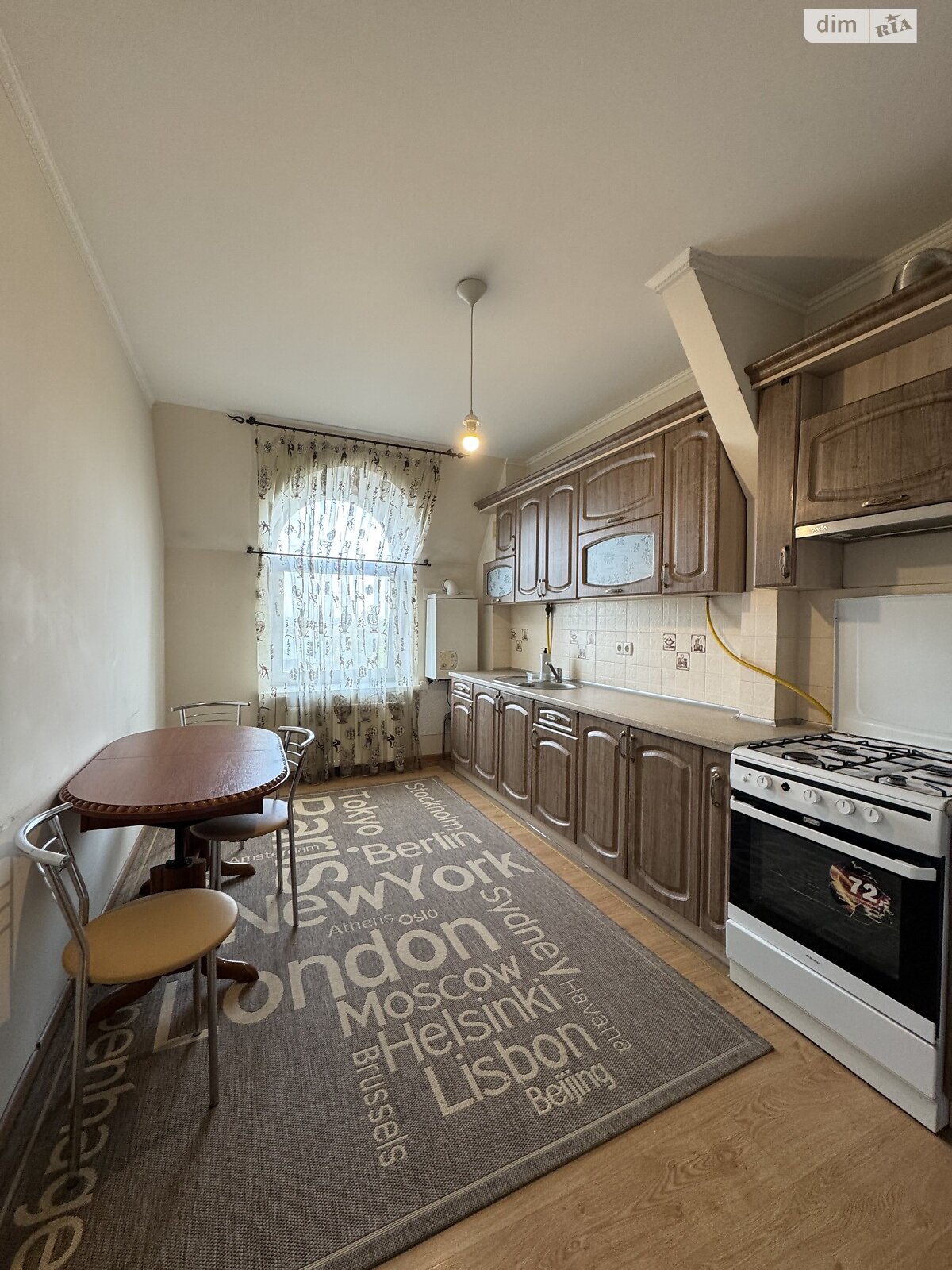 Продаж двокімнатної квартири в Івано-Франківську, на вул. Гетьмана Івана Мазепи 35, район Центр фото 1 Продаж двокімнатної квартири в Івано-Франківську, на вул. Гетьмана Івана Мазепи 35, район Центр фото 1