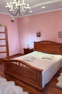 Продаж трикімнатної квартири в Івано-Франківську, на вул. Грюнвальдська 14, район Центр фото 2