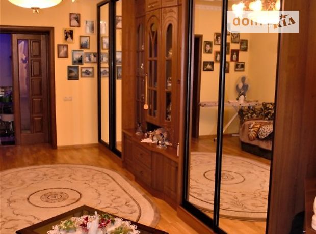 Продаж квартири, 3 кім., Івано-Франківськ, р‑н. Центр, Хмельницького Богдана вулиця Продаж квартири, 3 кім., Івано-Франківськ, р‑н. Центр, Хмельницького Богдана вулиця