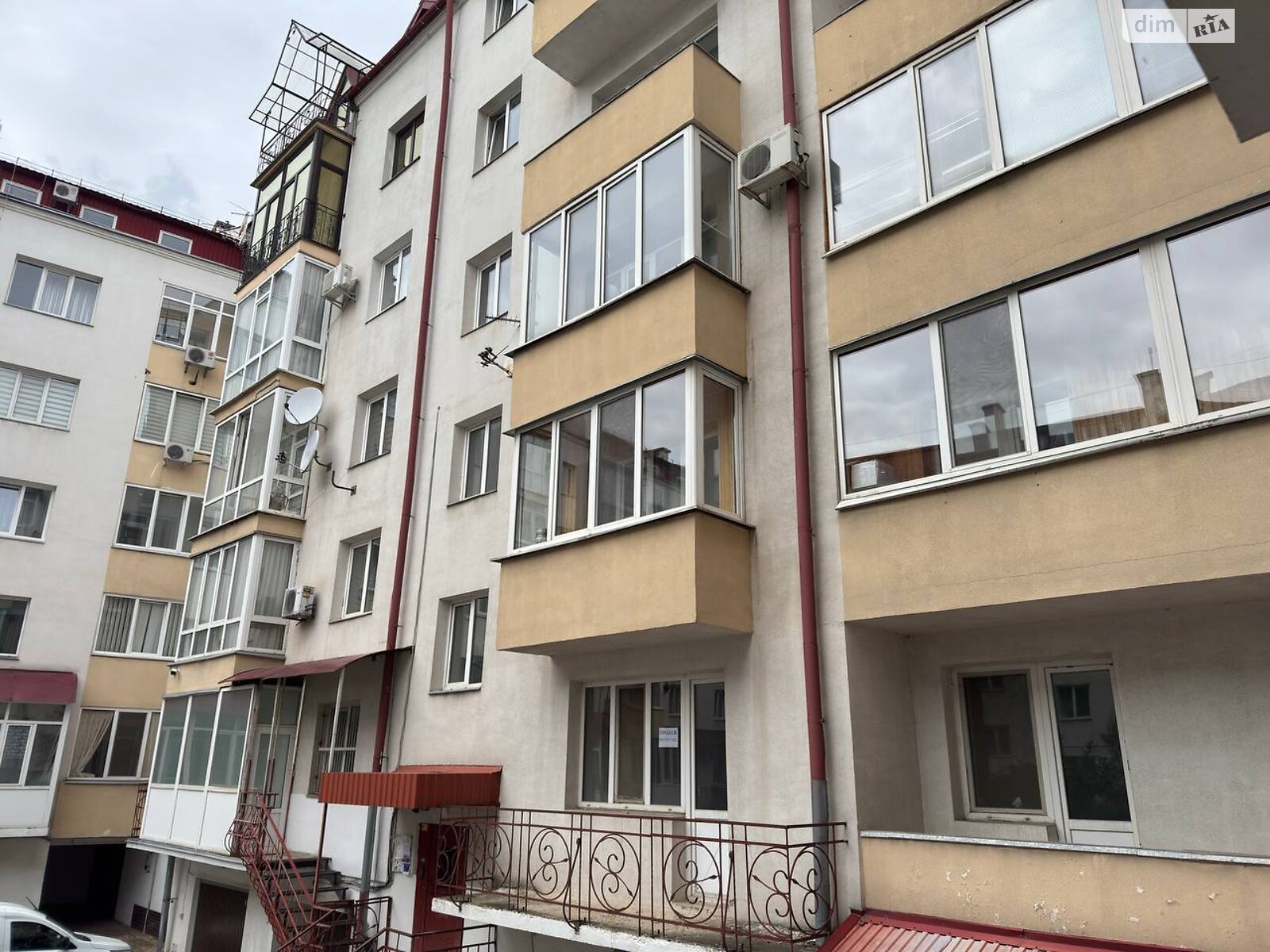 Продаж трикімнатної квартири в Івано-Франківську, на вул. Івана Франка, район Центр фото 1 Продаж трикімнатної квартири в Івано-Франківську, на вул. Івана Франка, район Центр фото 1
