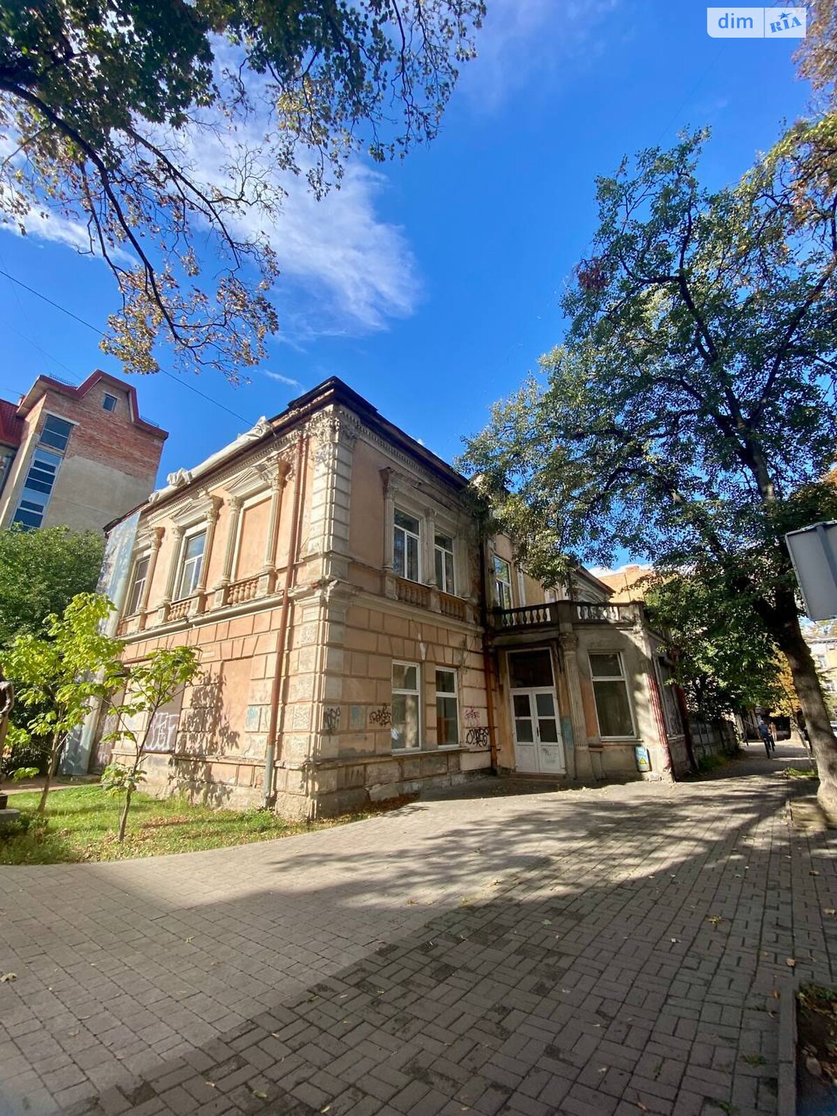 Продажа трехкомнатной квартиры в Ивано-Франковске, на ул. Ивана Франко 35, кв. 5, район Центр фото 1 Продажа трехкомнатной квартиры в Ивано-Франковске, на ул. Ивана Франко 35, кв. 5, район Центр фото 1