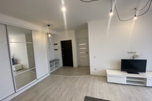 Продаж двокімнатної квартири в Івано-Франківську, на вул. Залізнична 4В, район Центр фото 2