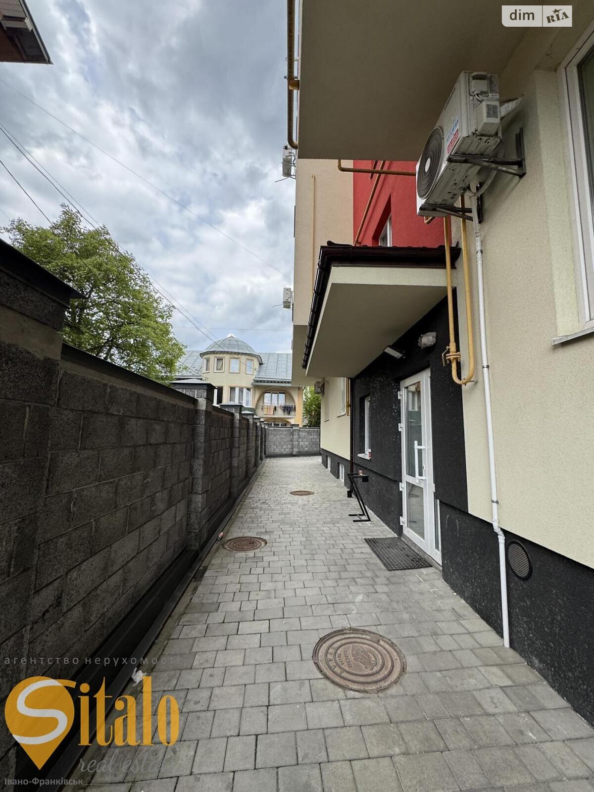 Продаж однокімнатної квартири в Івано-Франківську, на вул. Залізнична 13, район Центр фото 1 Продаж однокімнатної квартири в Івано-Франківську, на вул. Залізнична 13, район Центр фото 1