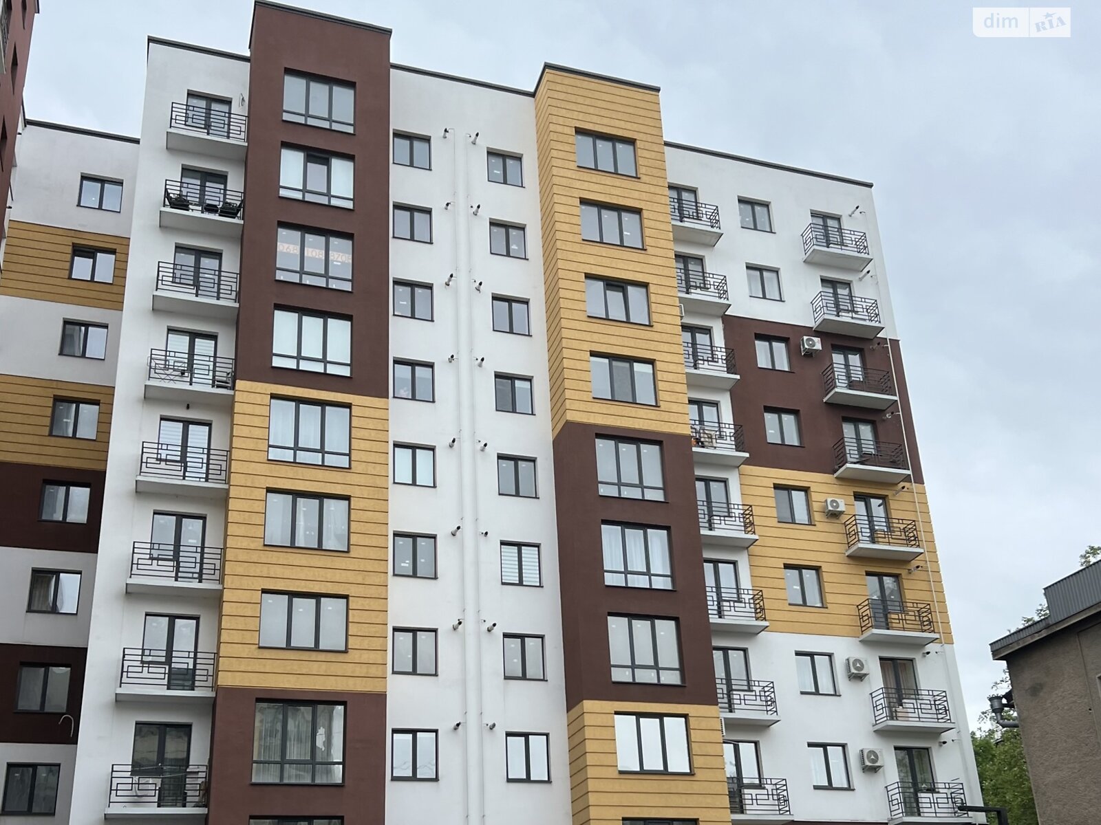 Продажа двухкомнатной квартиры в Ивано-Франковске, на ул. Железнодорожная, район Центр фото 1 Продажа двухкомнатной квартиры в Ивано-Франковске, на ул. Железнодорожная, район Центр фото 1