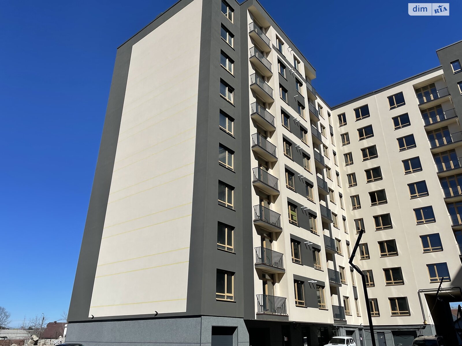 Продаж трикімнатної квартири в Івано-Франківську, на вул. Кобилянської 20, фото 1 Продаж трикімнатної квартири в Івано-Франківську, на вул. Кобилянської 20, фото 1